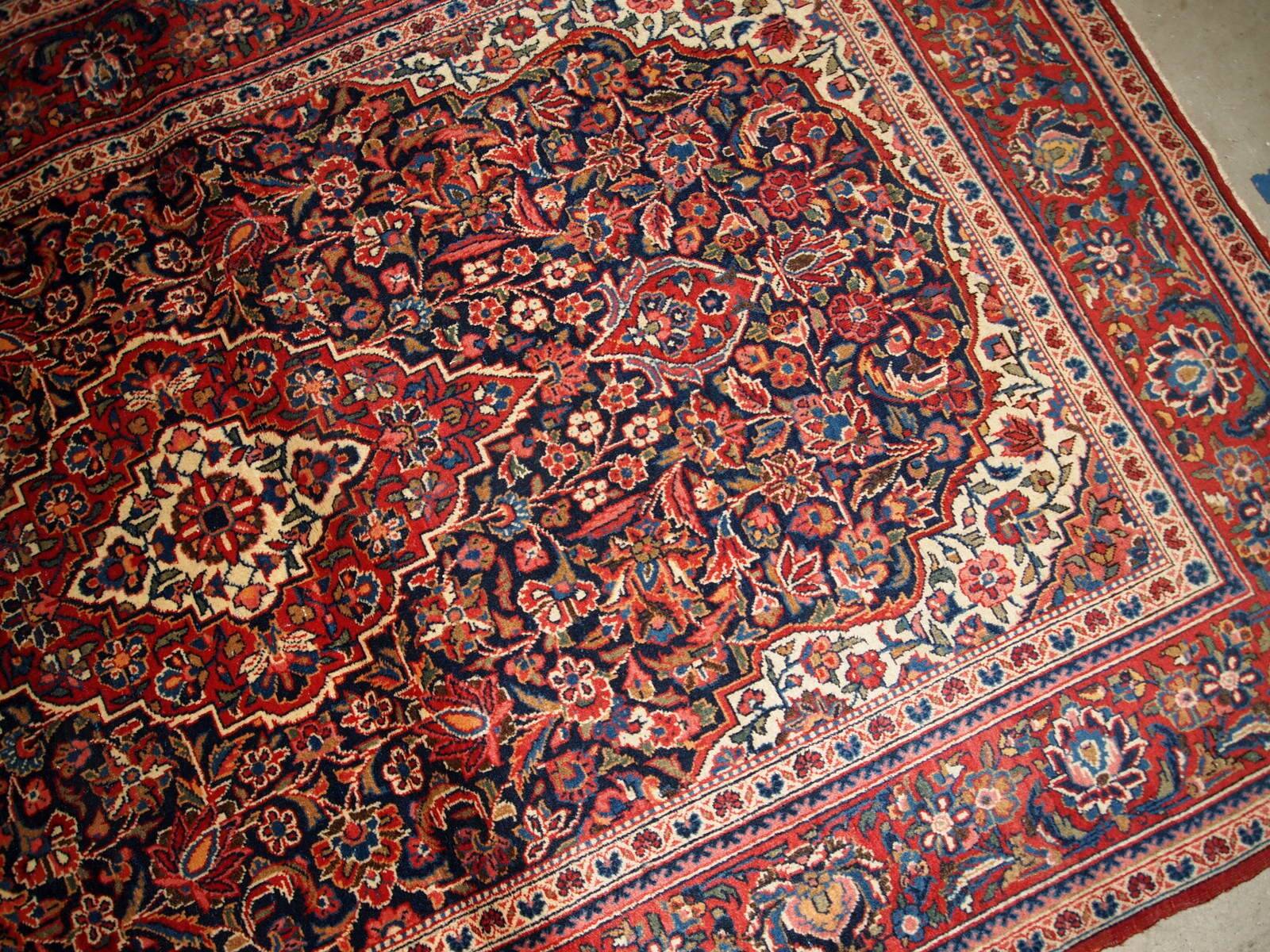 Handmade antique Persian Kashan rug 4.1' x 6.2' (125cm x 189cm) 1910s