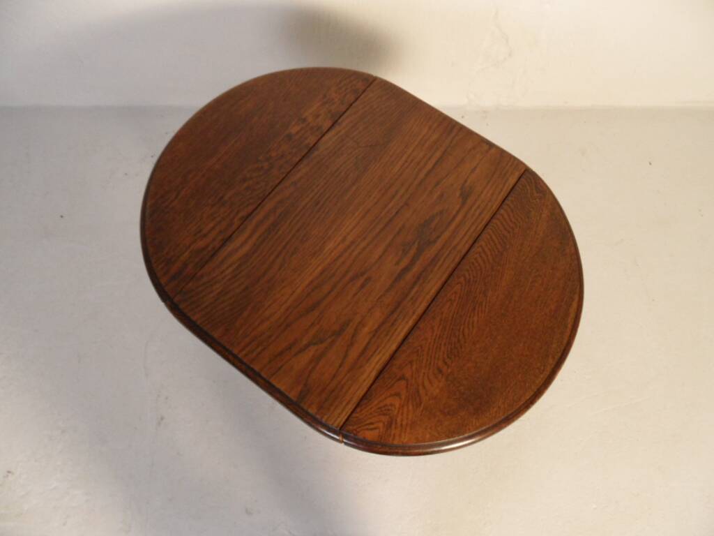 Vintage oak sidetable