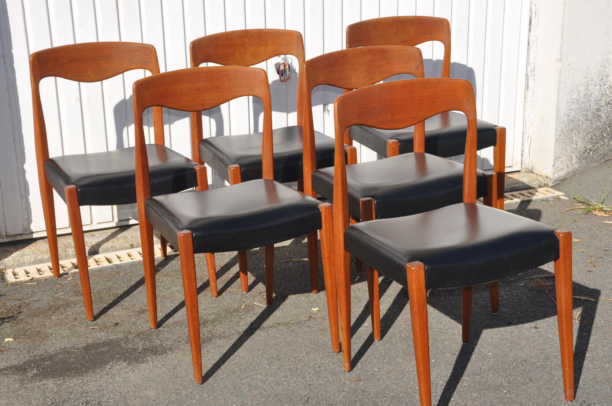 Lot of 6 scandinavian chairs in teak and skai 60