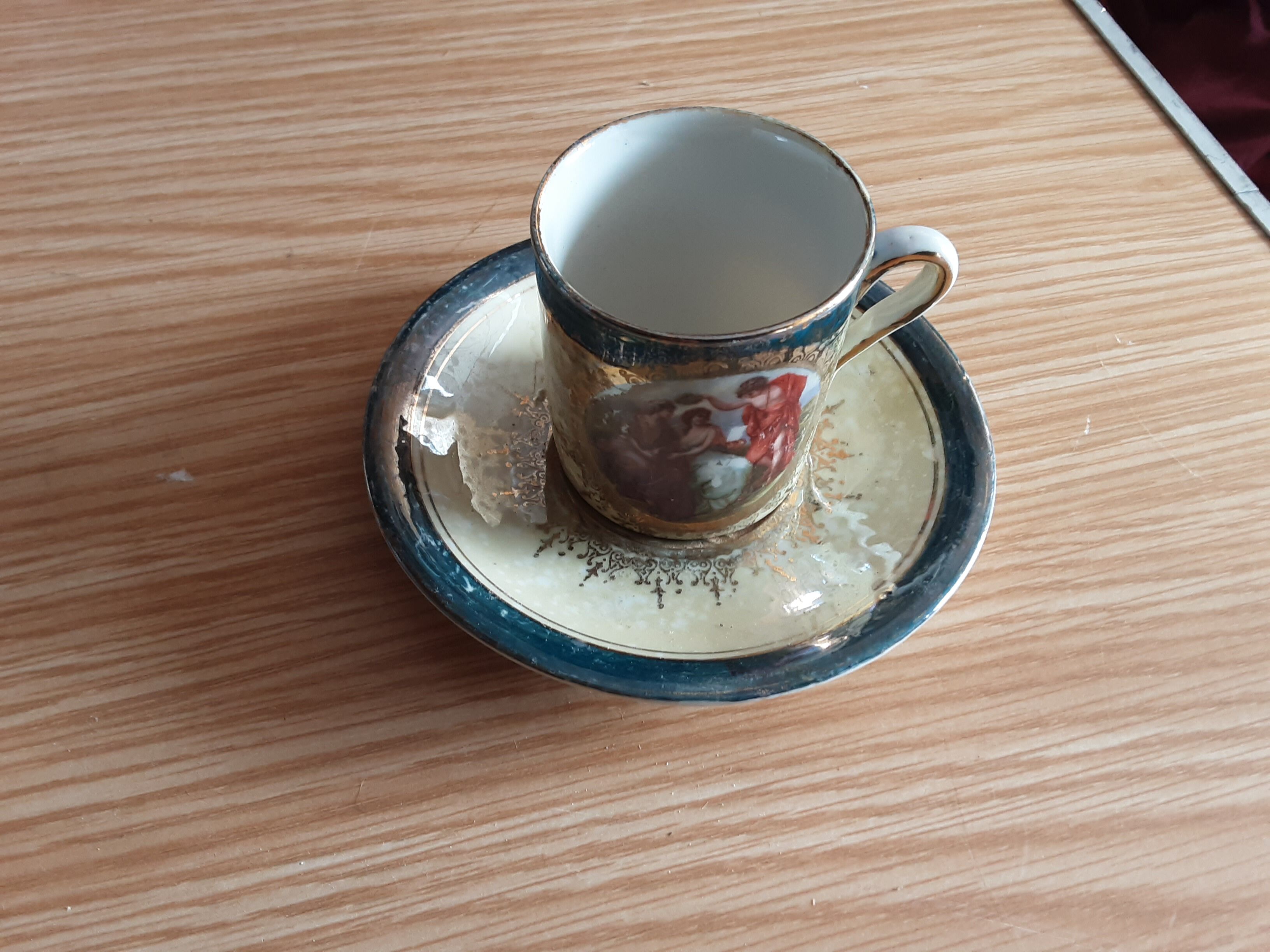 Cup and under cup porcelain scenes galantes