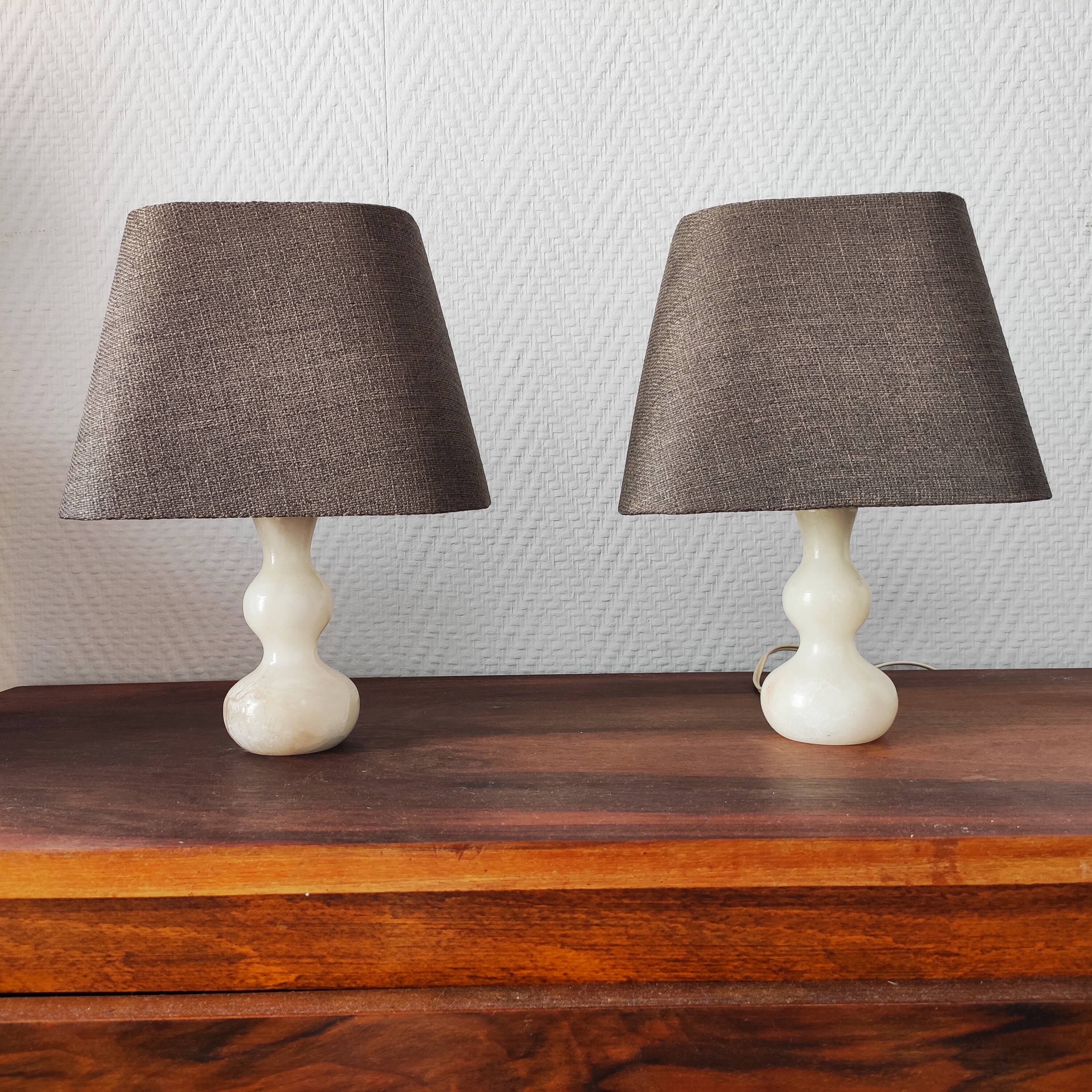 Paire de lampes vintage 1950 en albâtre