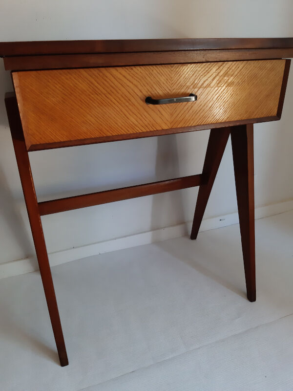 Scandinavian style compass feet desk