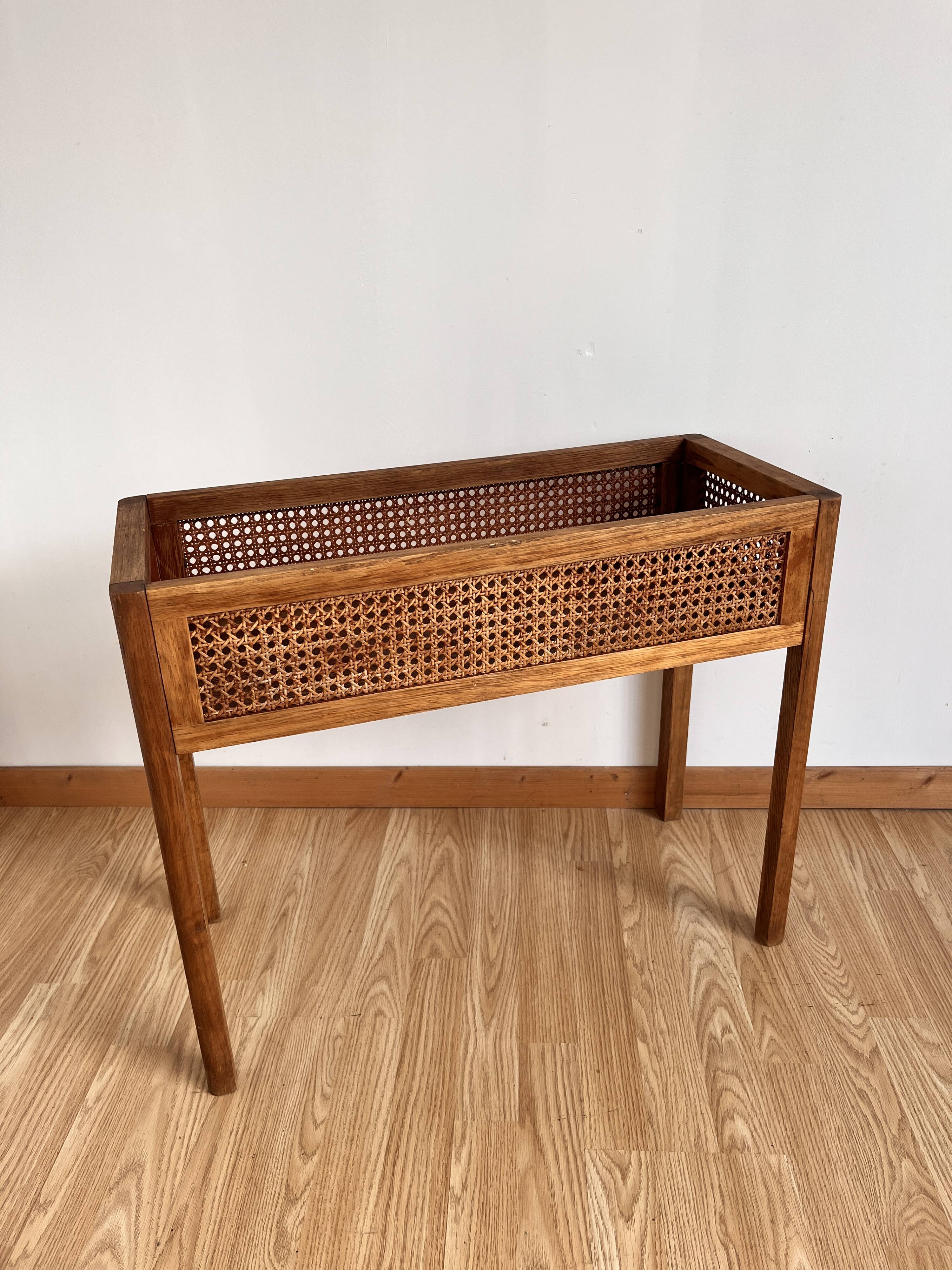 Wood and cane planter