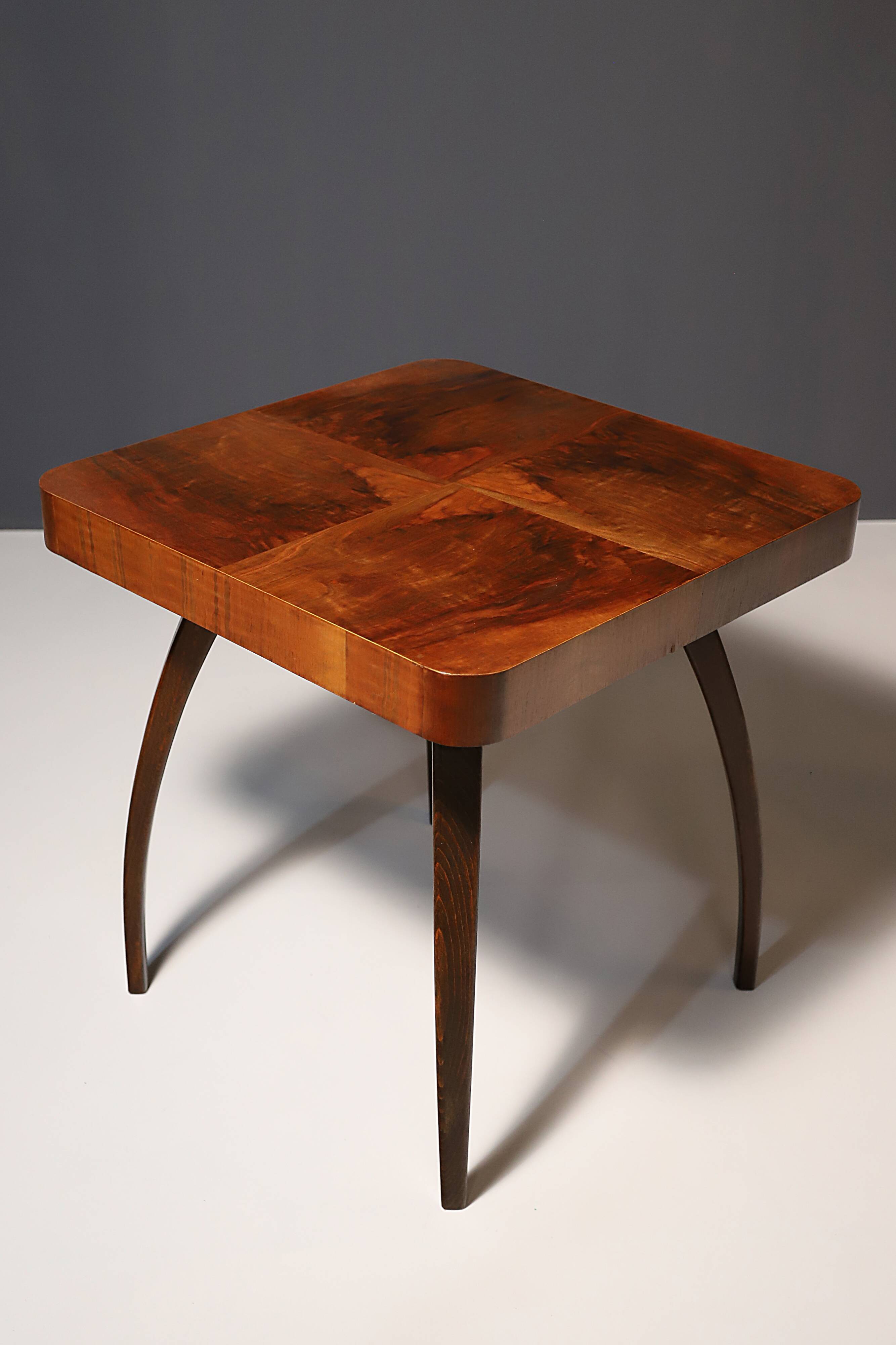 Fully renovated Spider table H 259 by Jindřich Halabala, 1930´s