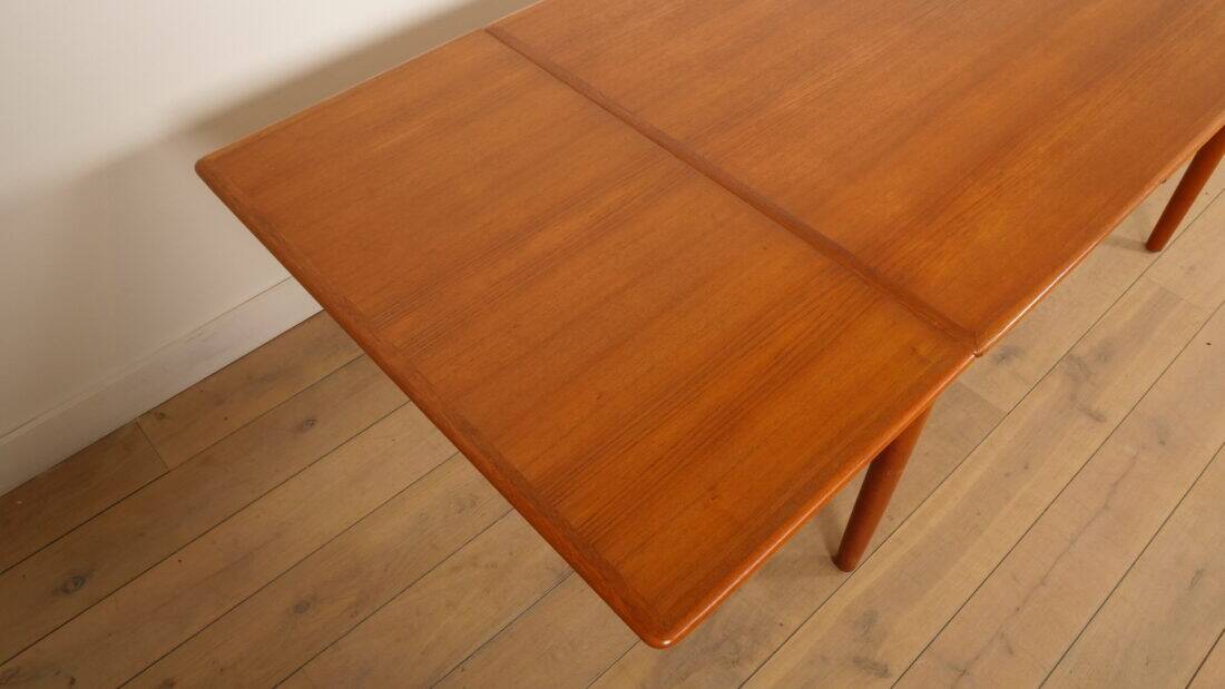 Vintage dining table | teak | extendable | 140 cm