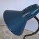Table haricot avec une lampe