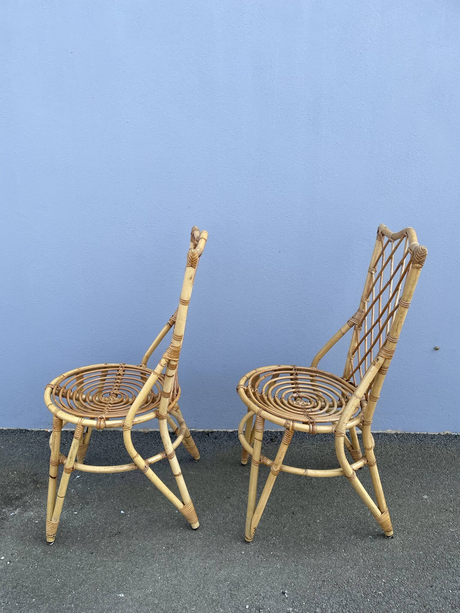 Chaises en rotin  à croisillons