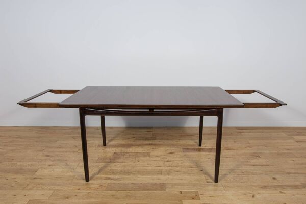 Table à manger en teck de style mid-century moderne par Ib Kofod Larsen pour G-Plan, années 1960.
