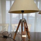 2 adjustable lamps on vintage tripods