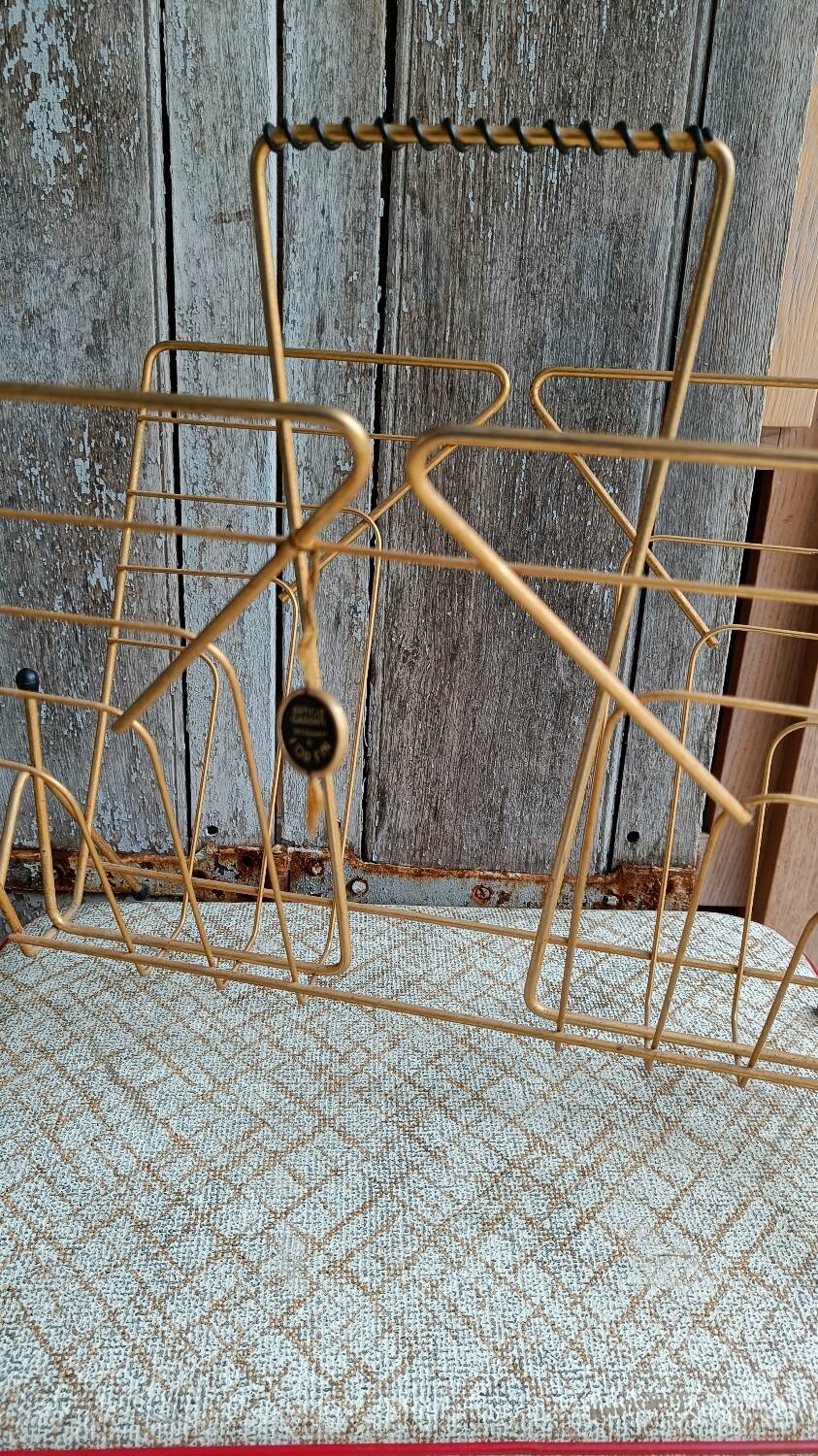Vintage vinyl magazine rack