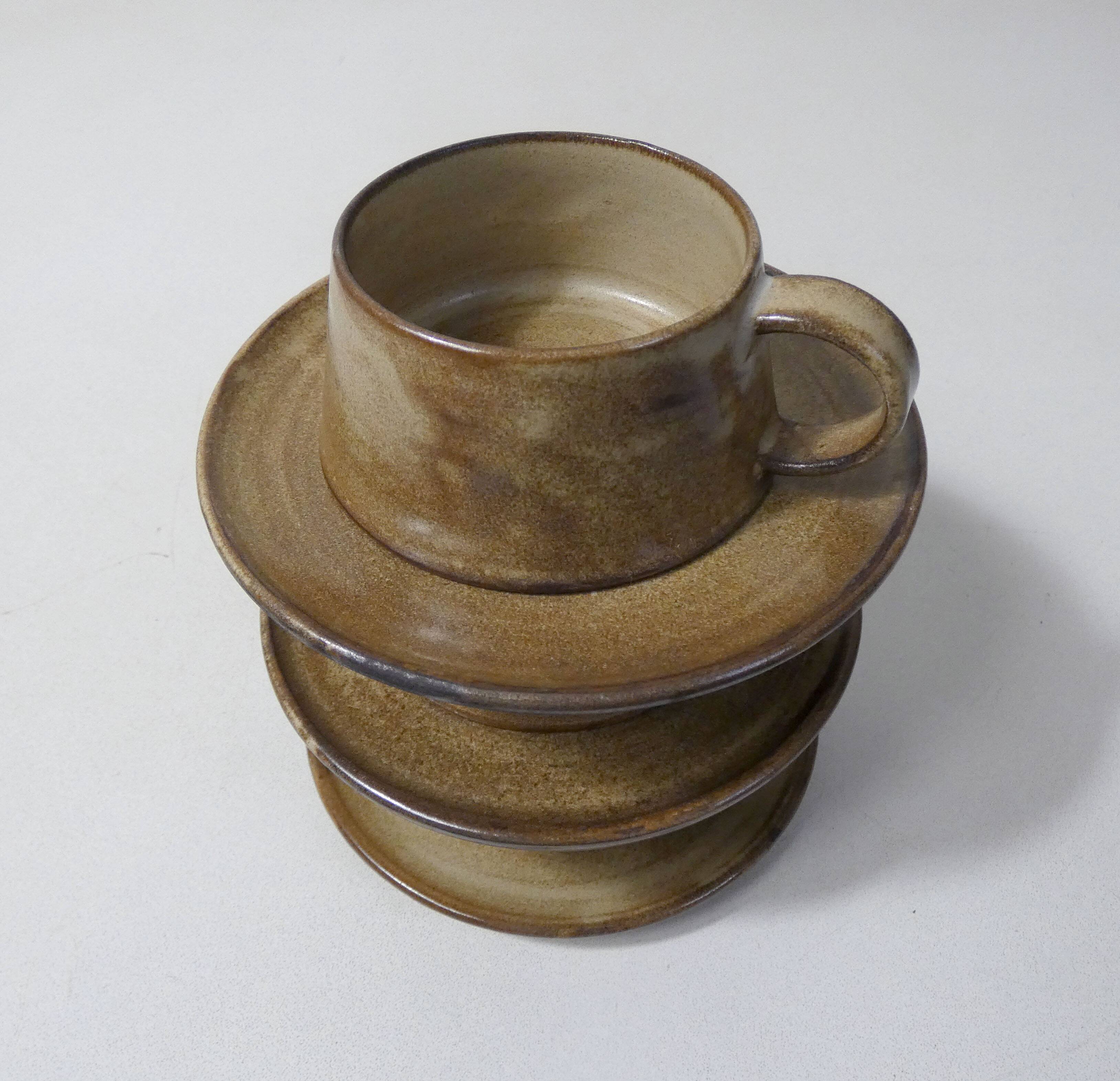 3 stoneware cups