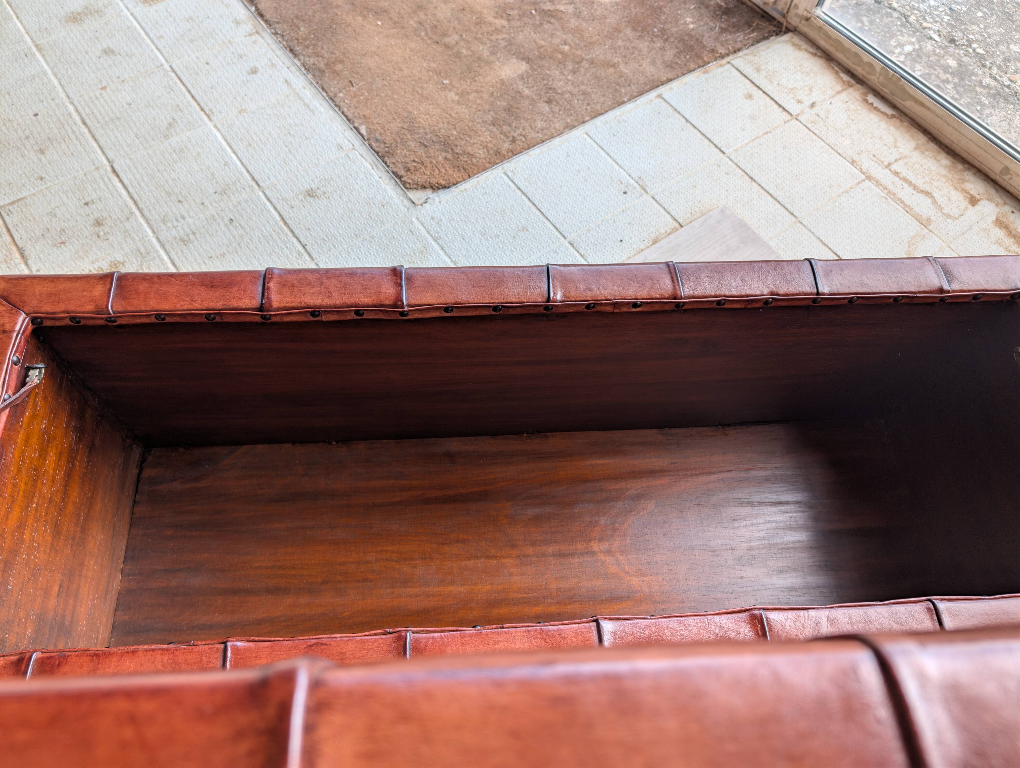 Chesterfield-style leather chest - "Jack" model - Olivier de Schrijver