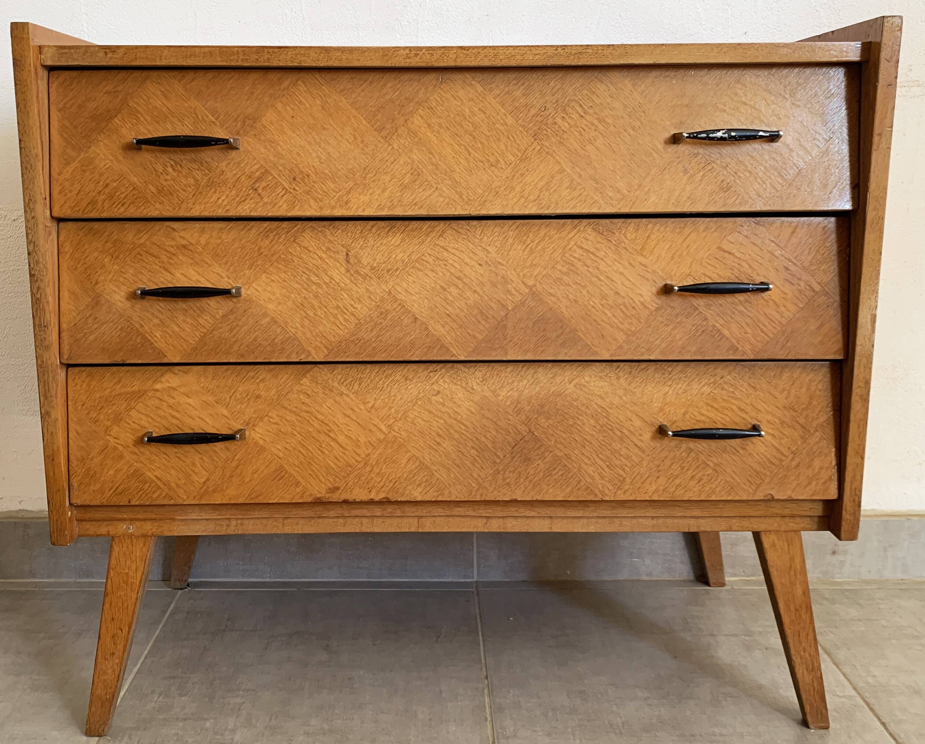 Oak chest of drawers from the scandinavian 60s