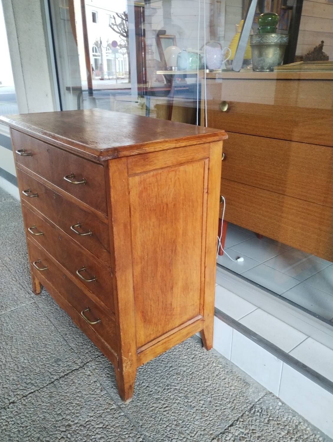 Vintage chest of drawers
