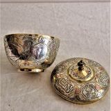 Old box, oriental covered pot in damascinated brass copper and silver. Calligraphy.