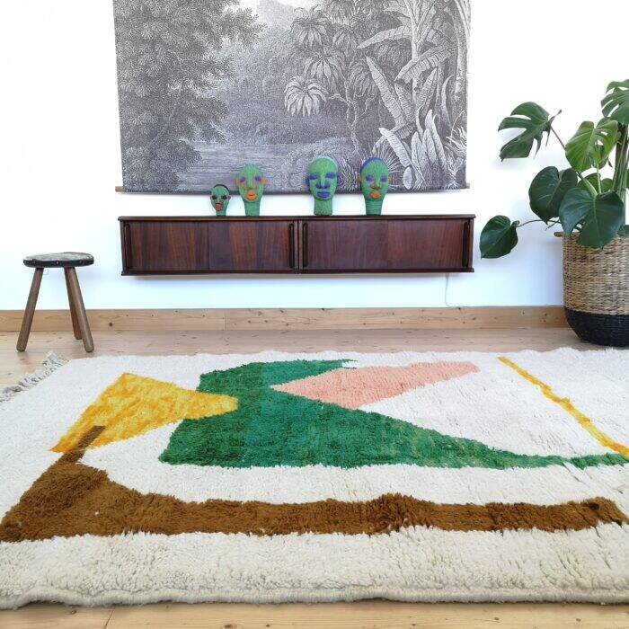 Traditional handmade Moroccan wool rug 250cmx150cm