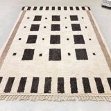 Rare handcrafted rug in natural wool, 200cm x 300cm