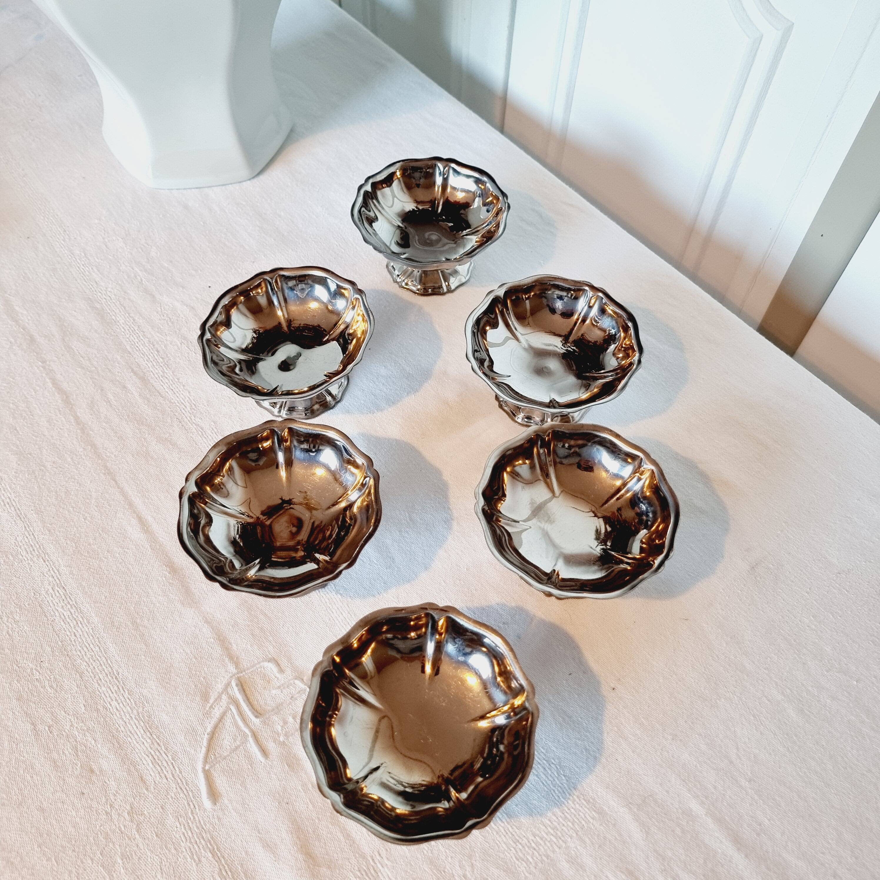 6 classic ice cream or Macedonian stainless steel bowls