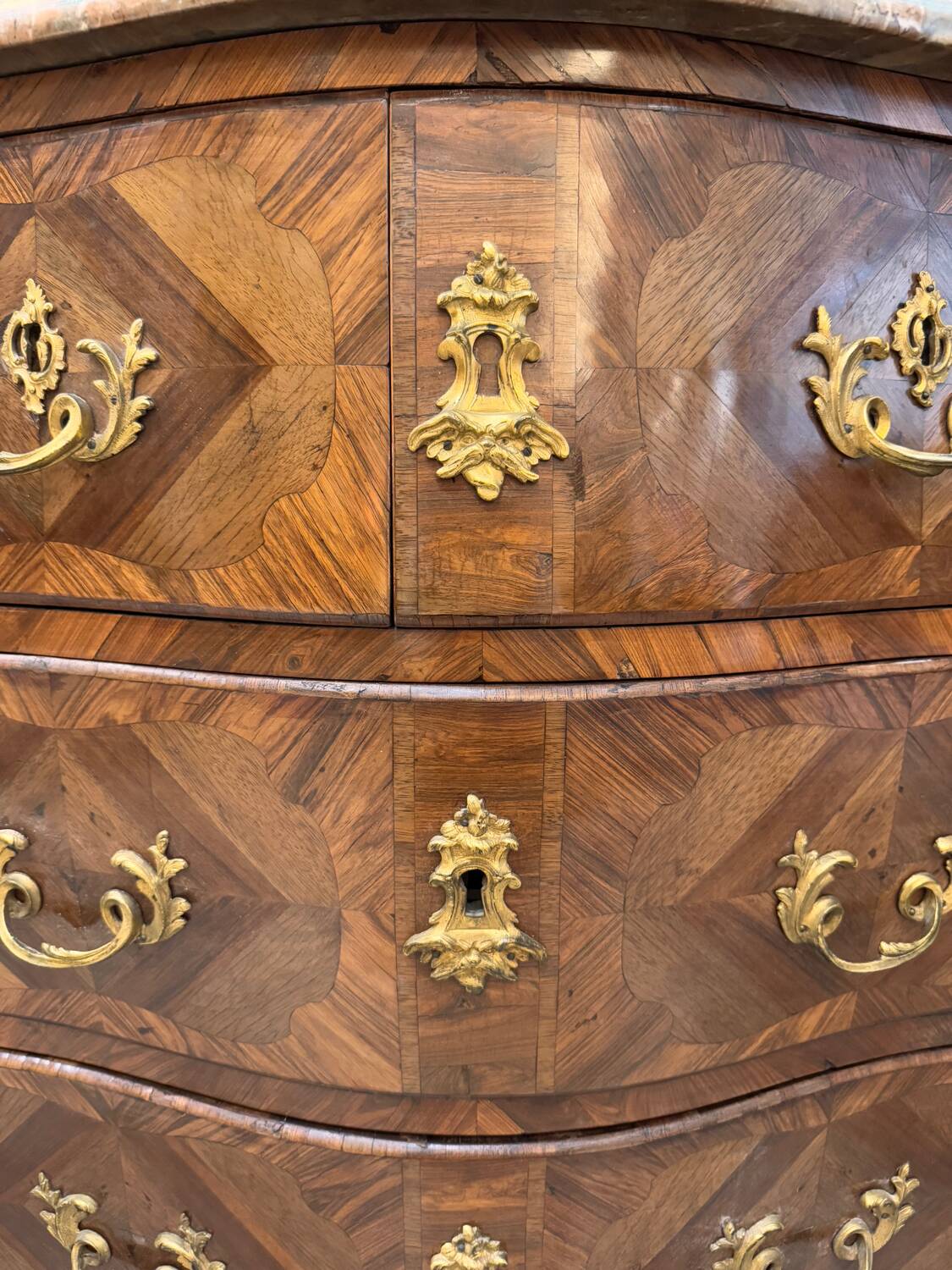 Commode estampillée J Dubois