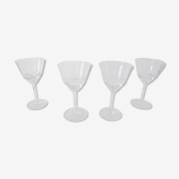 Lot 4 glasses with chiseled crystal water Height 15.8 cm Diameter edge sup. 8.8 cm