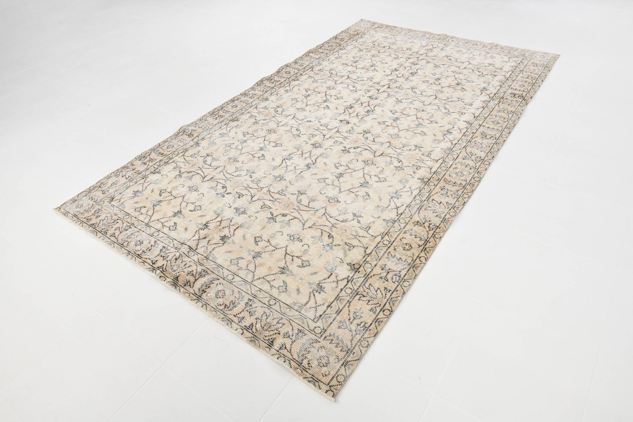 6x10 Vintage Faded Brown & Beige Classic Vintage Rug