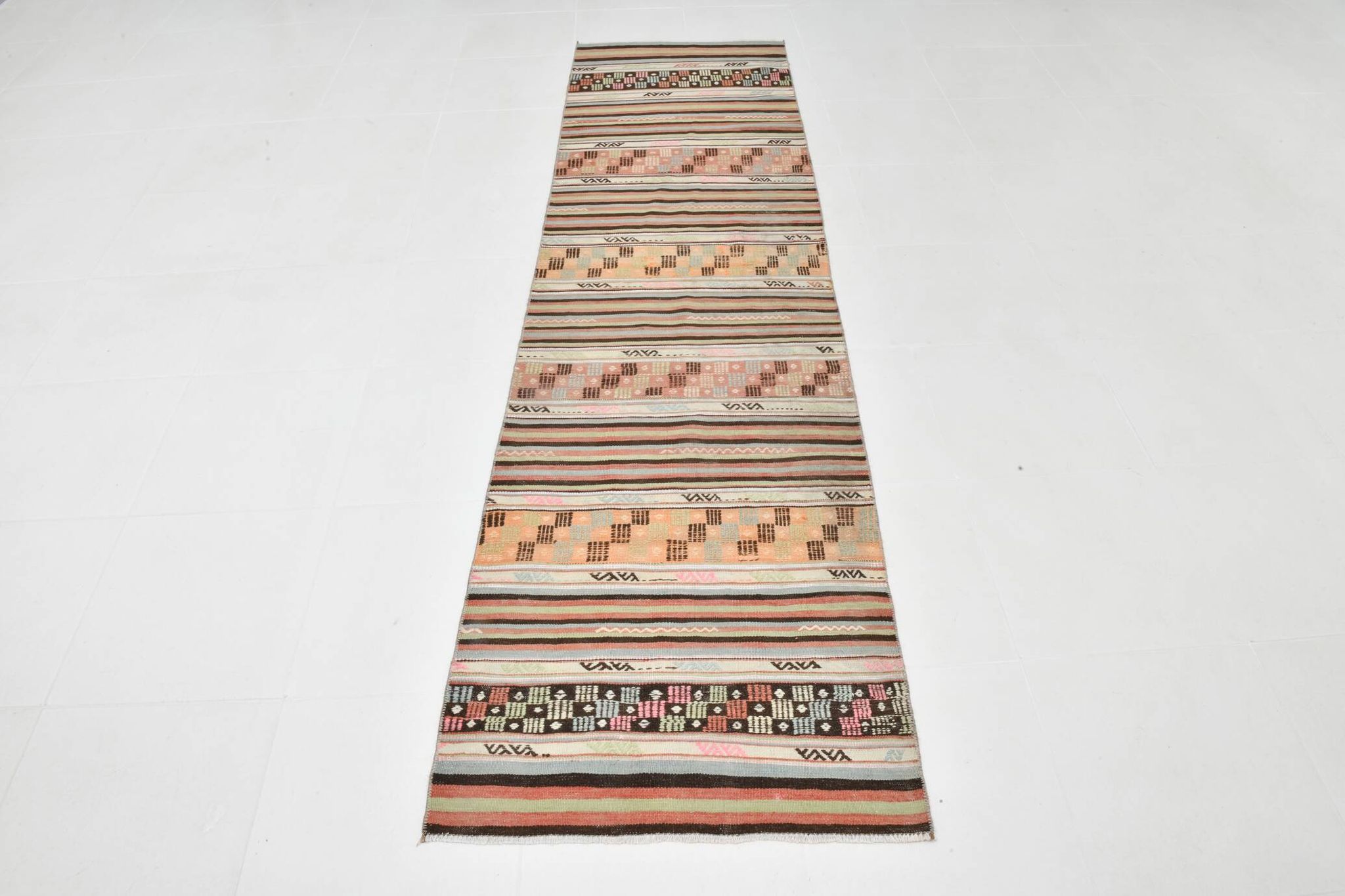 Tapis Kilim rouge pâle et vert
