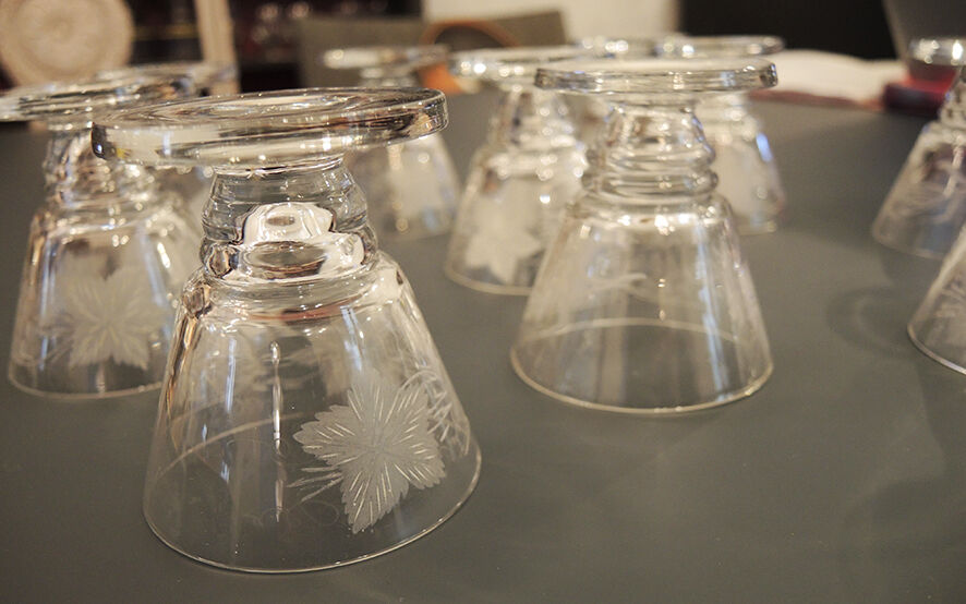 Former service of 36 glasses with grape decoration - vine leaves