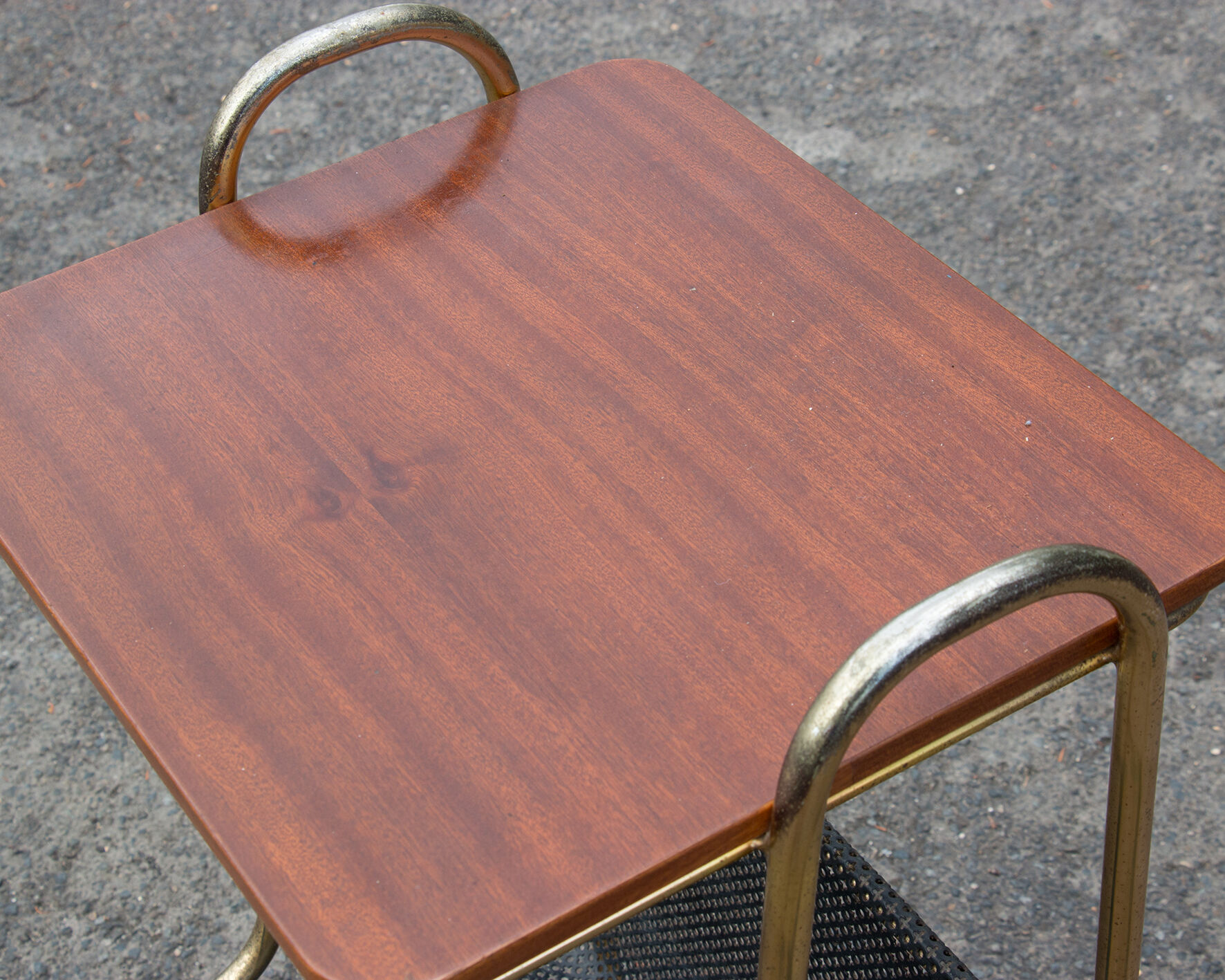 Table d'appoint avec porte-revue