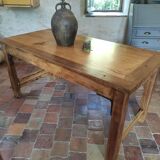 Farm table