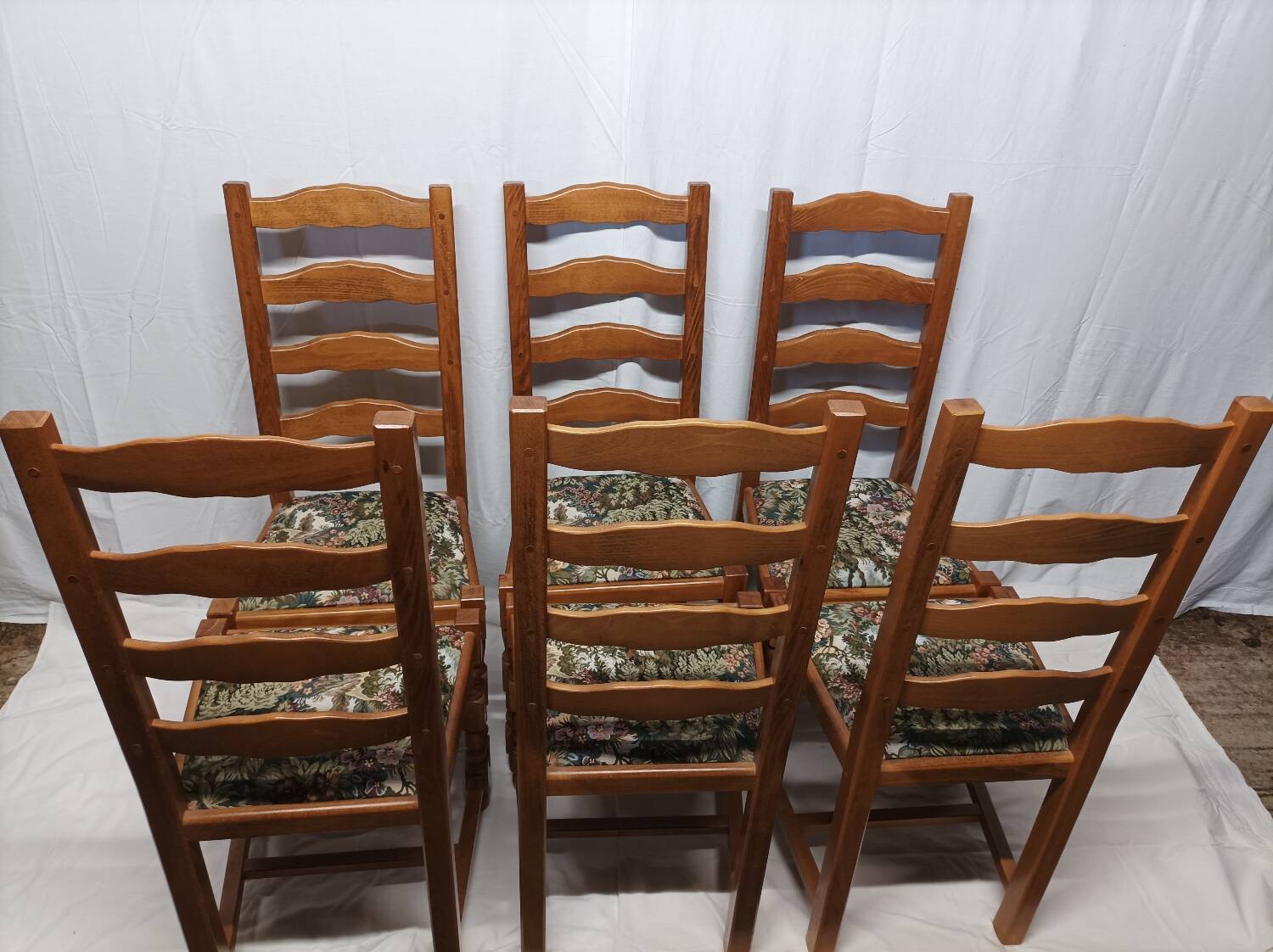 Set of 6 Vintage Chairs