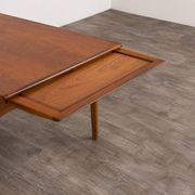 Table à manger en teck avec extension par Johannes Andersen, pour Uldum Møbelfabrik, Danemark, 1960.