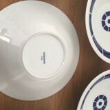 Service de 52 pièces blanches motif bleu
