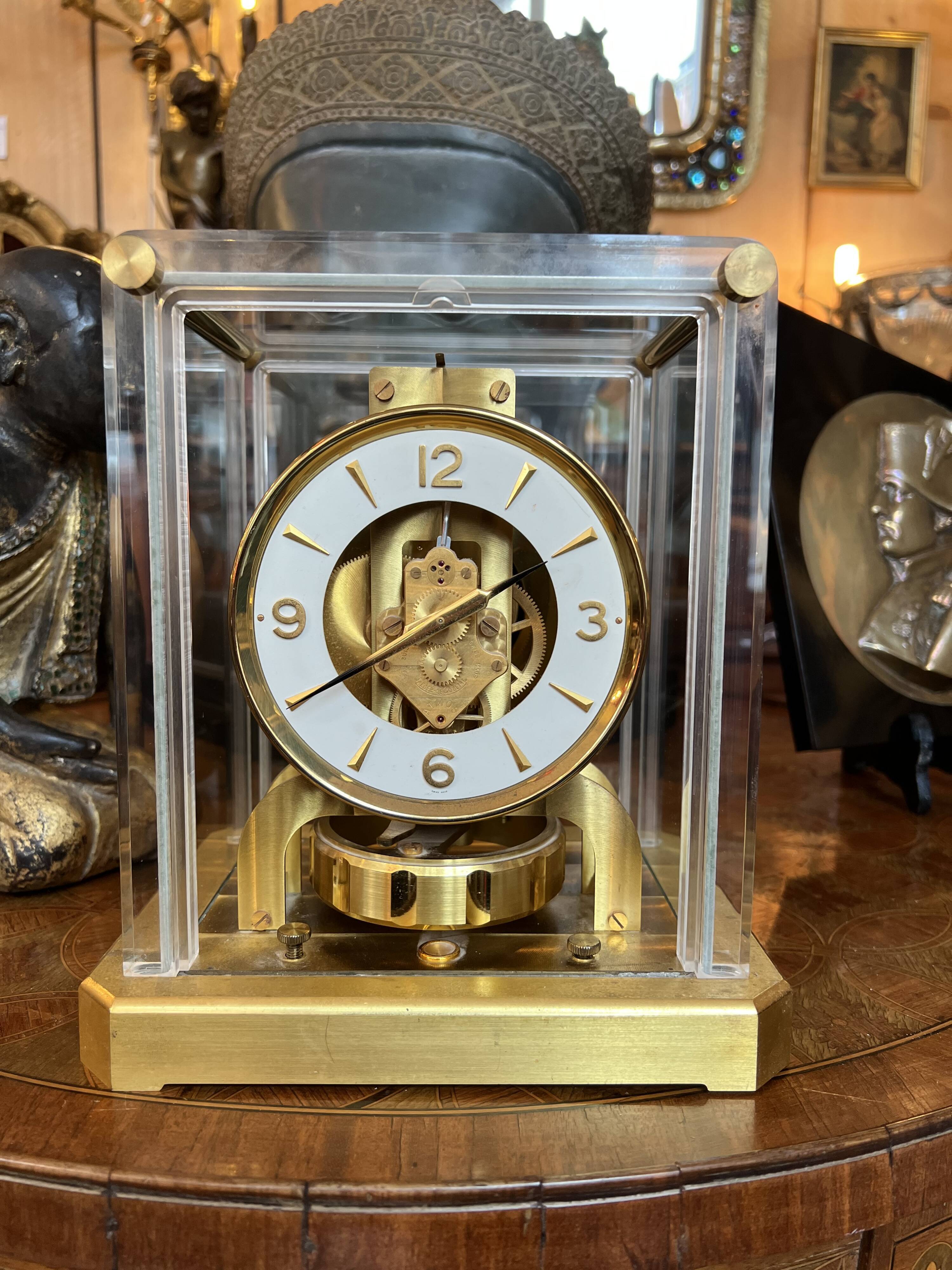 Beautiful Atmos Jaeger LeCoultre clock, in brass glass and plexiglass