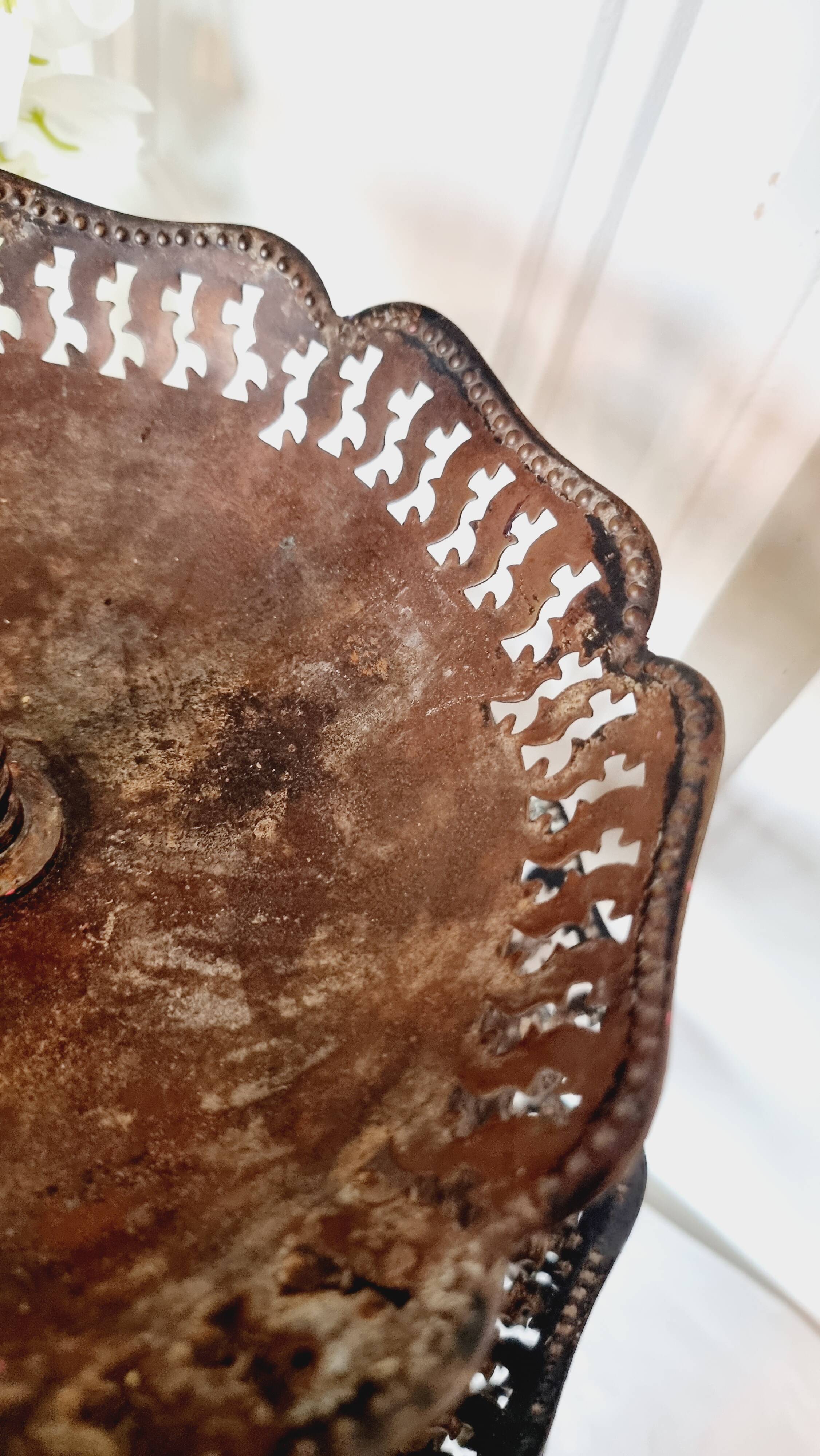 Large three-tiered fruit bowl in iron and brass, French style, rust.
