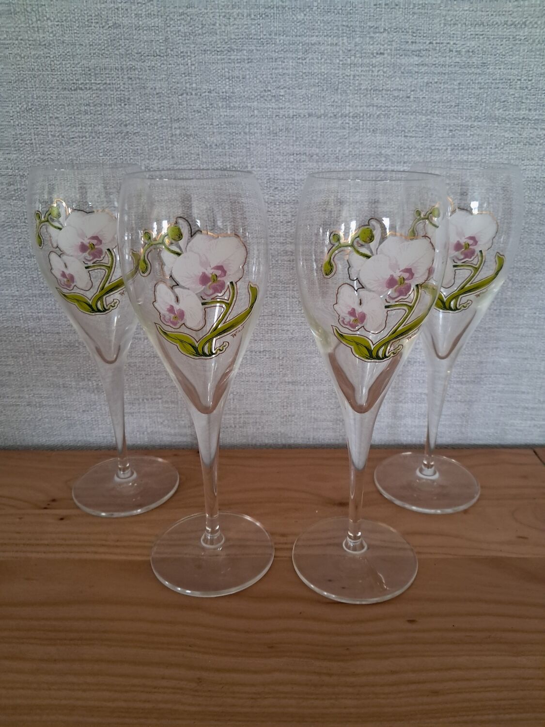 4 beautiful Belle Époque champagne flutes by Perrier Jouët