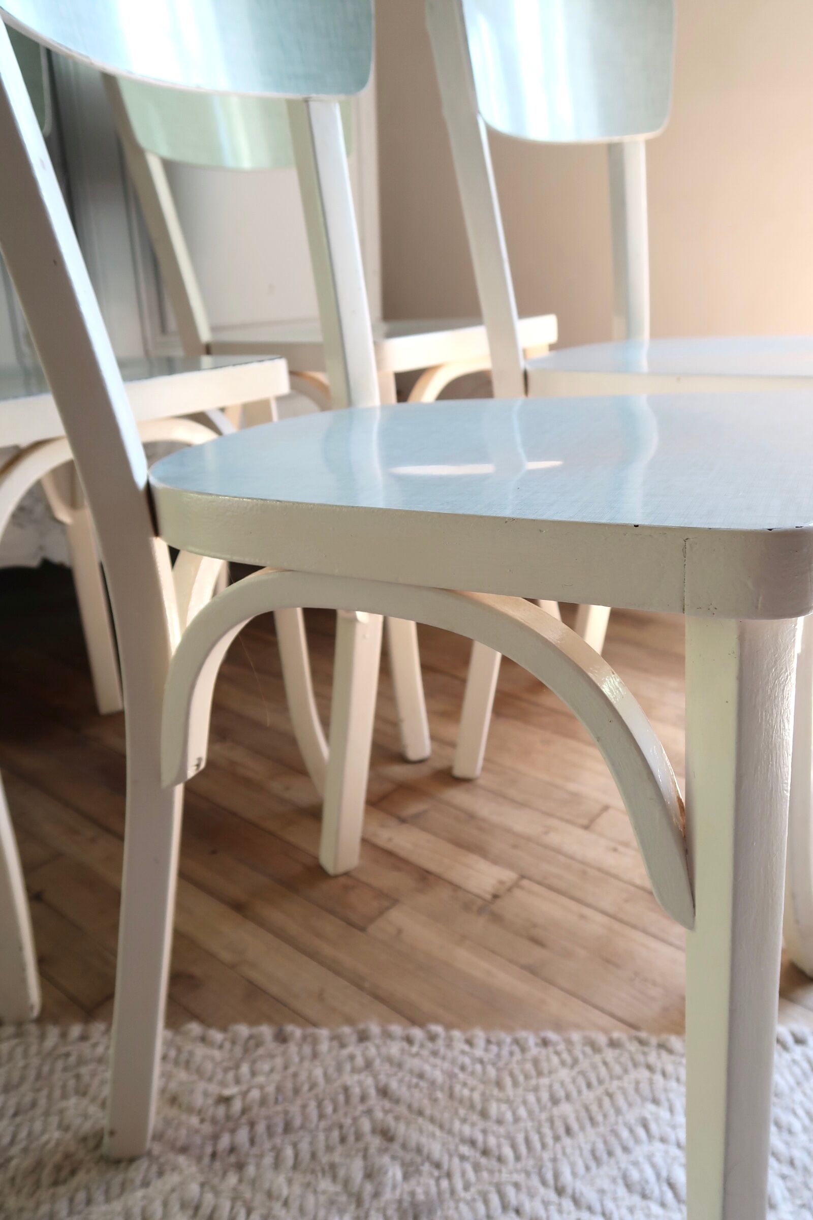 Lot de 4 chaises bistrot Baumann en bois et formica
