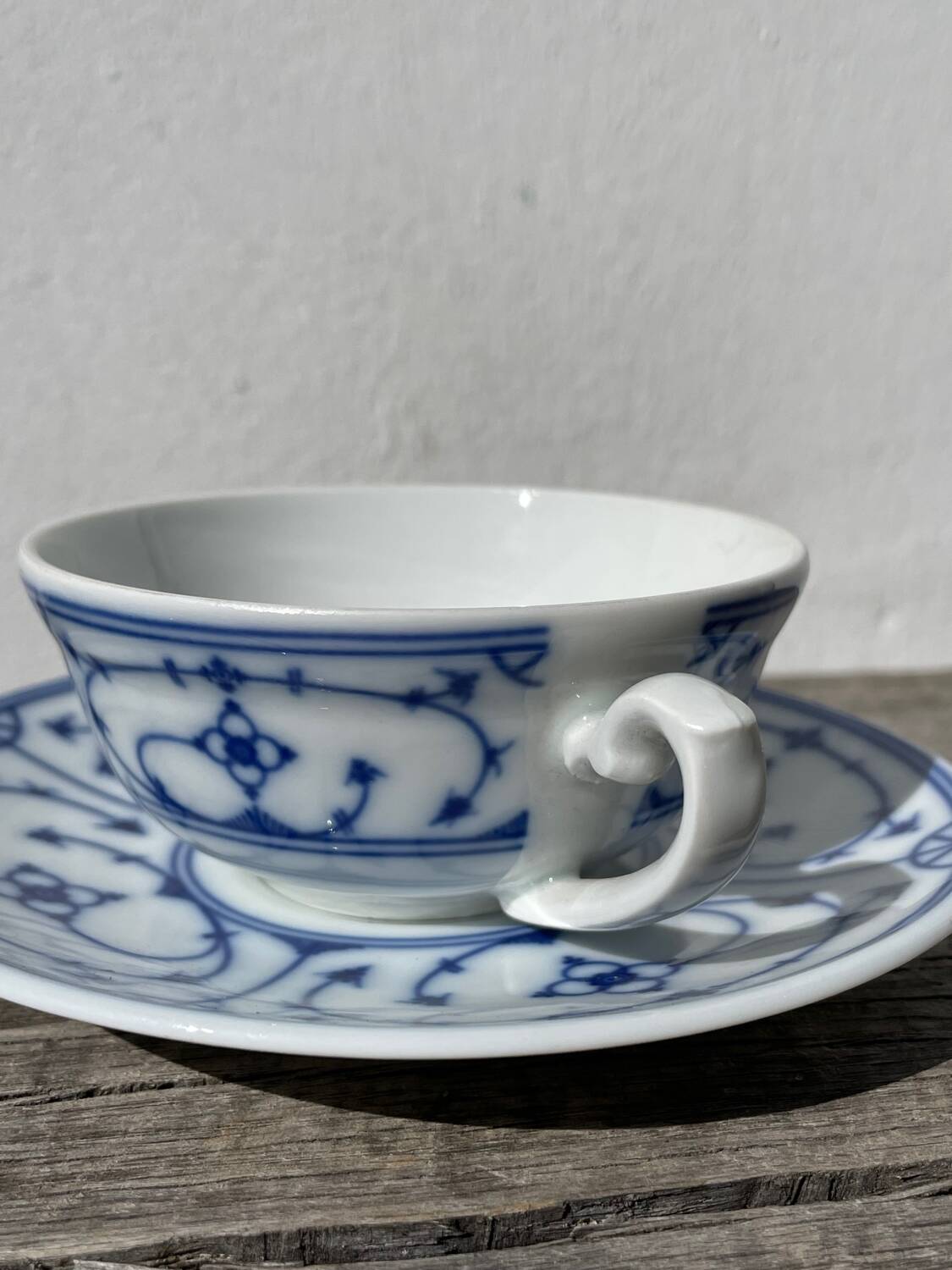 Pair of signed blue porcelain cups