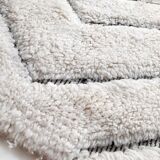 Moroccan Berber carpet Beni Ouarain ecru with black diamonds engraved 300x203cm
