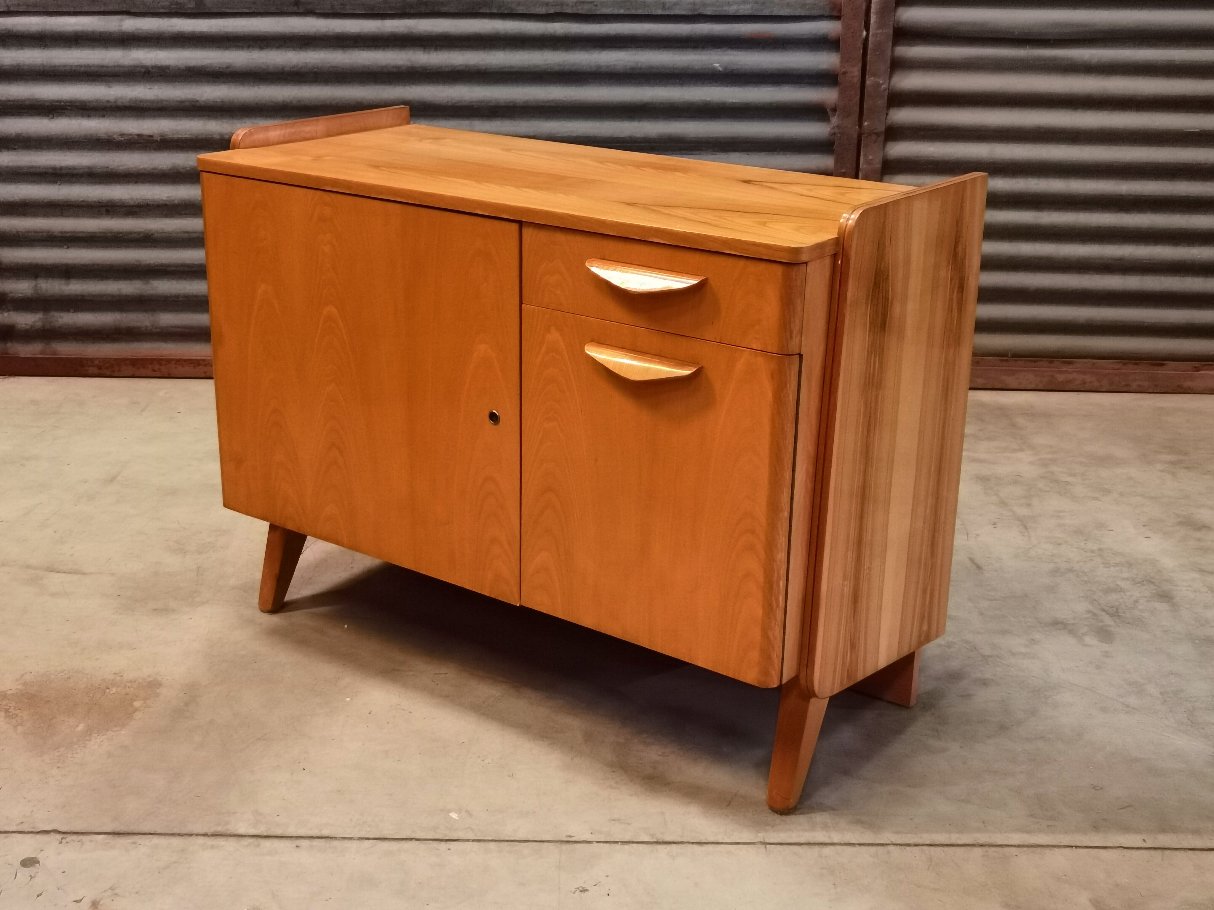 Buffet František Jirák to Tatra Nabytok