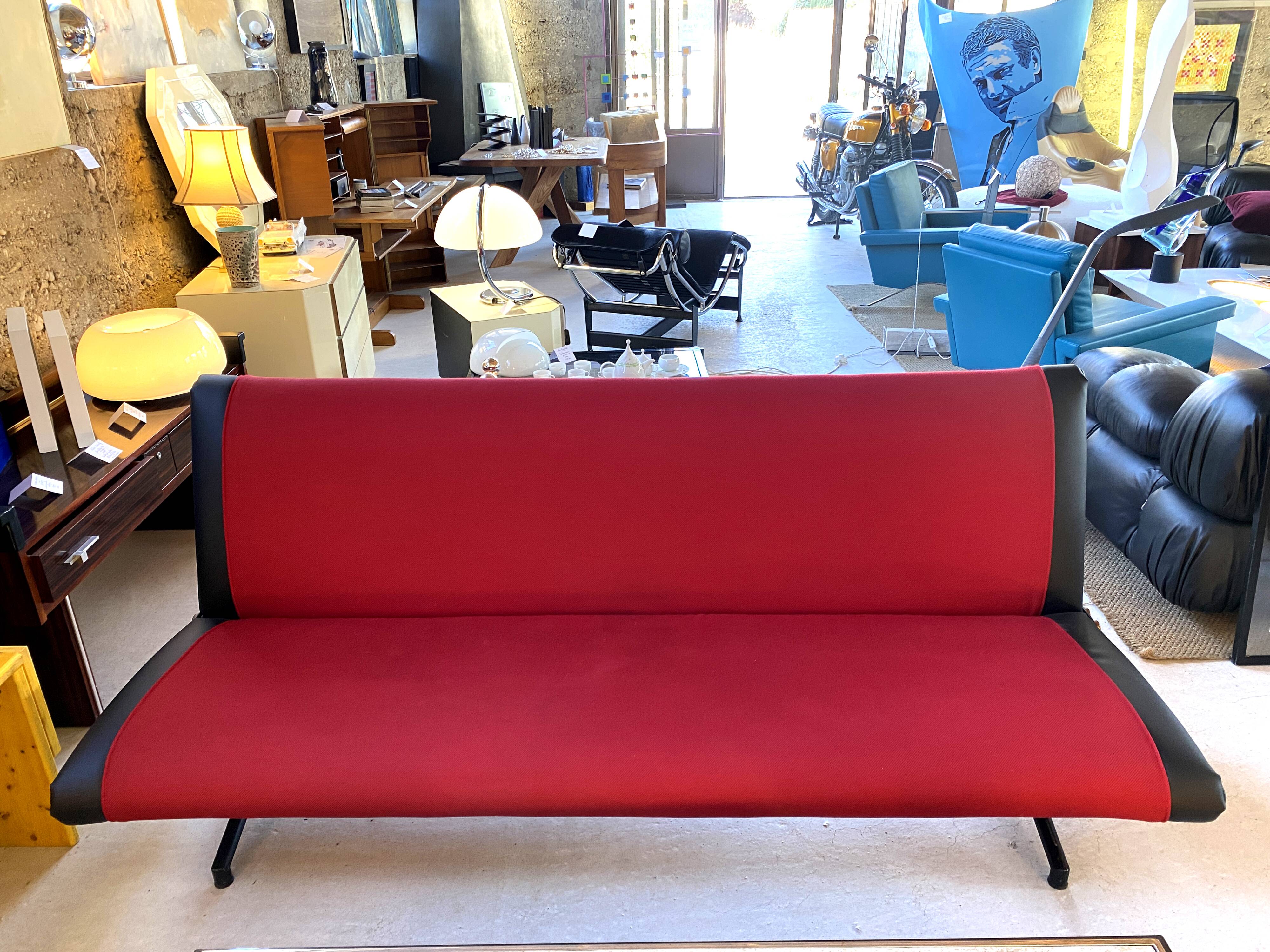 Osvaldo Borsani D70 Tecno sofa, 1960 Limited edition