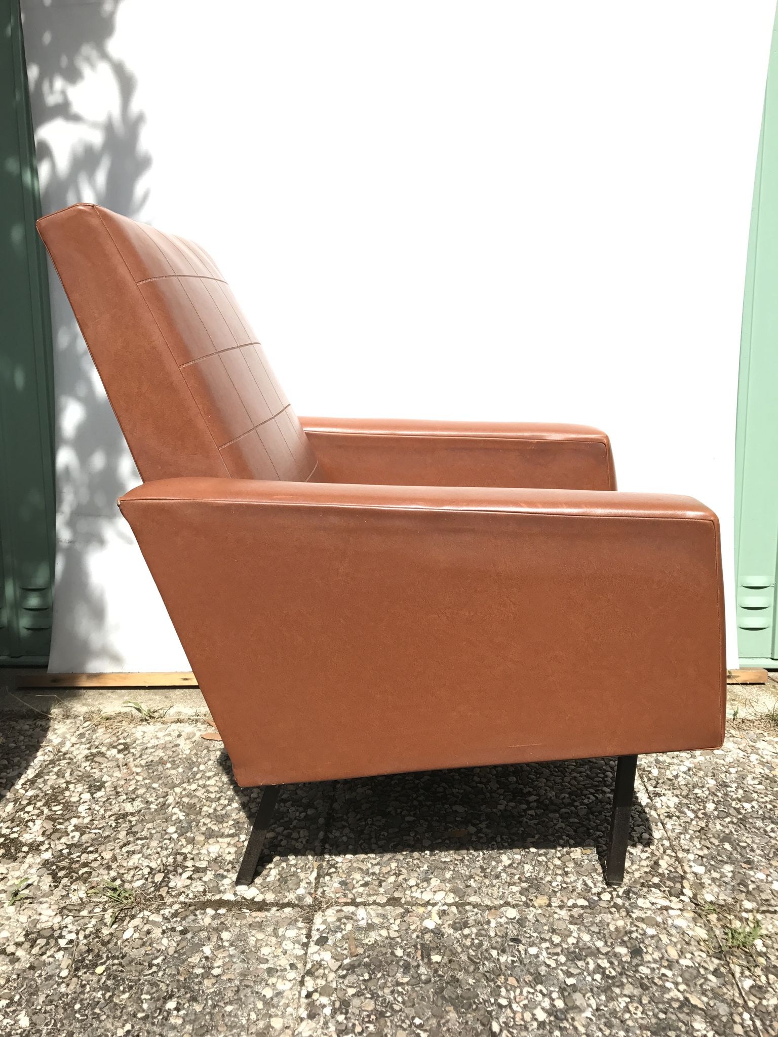 Ancient 70s brown black metal legs armchair wood vintage