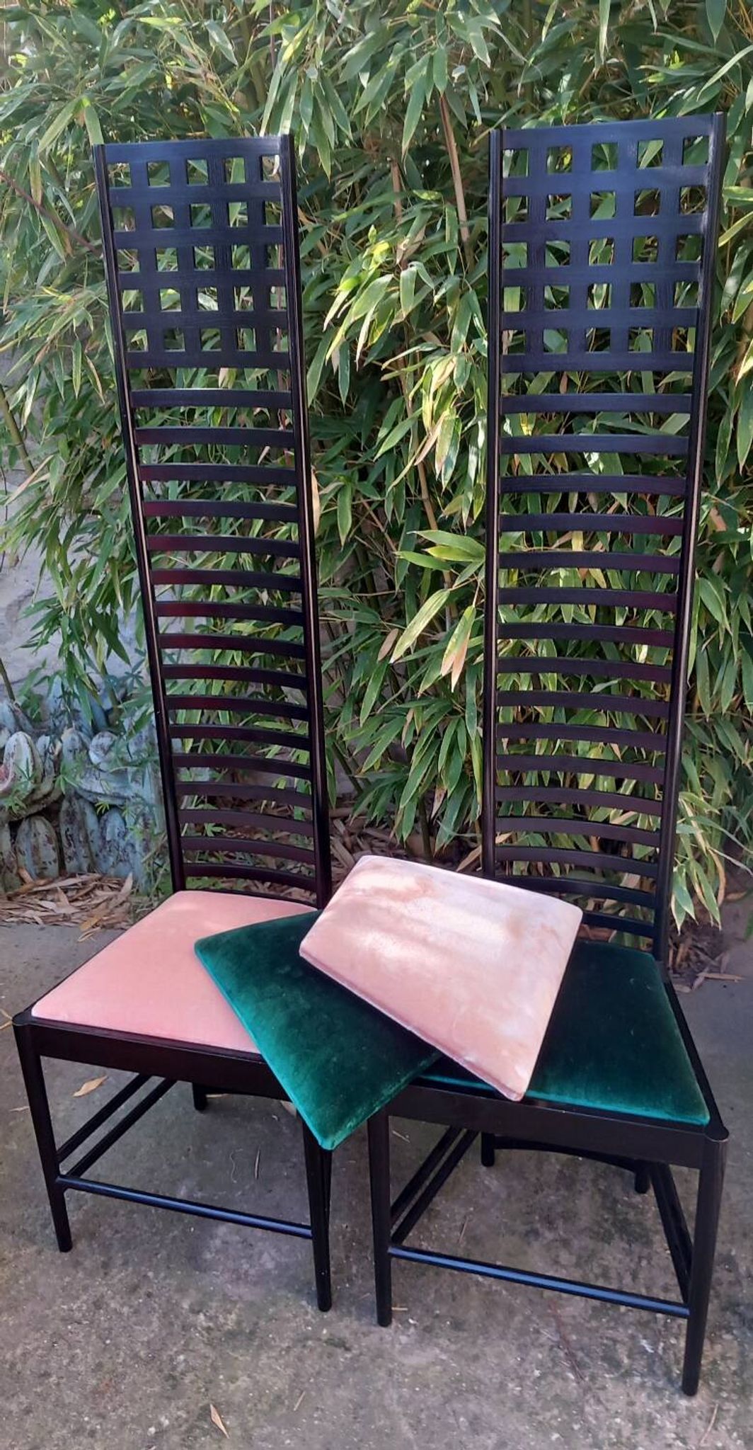 Paire de chaises hill house 1 Mackintosh cassina