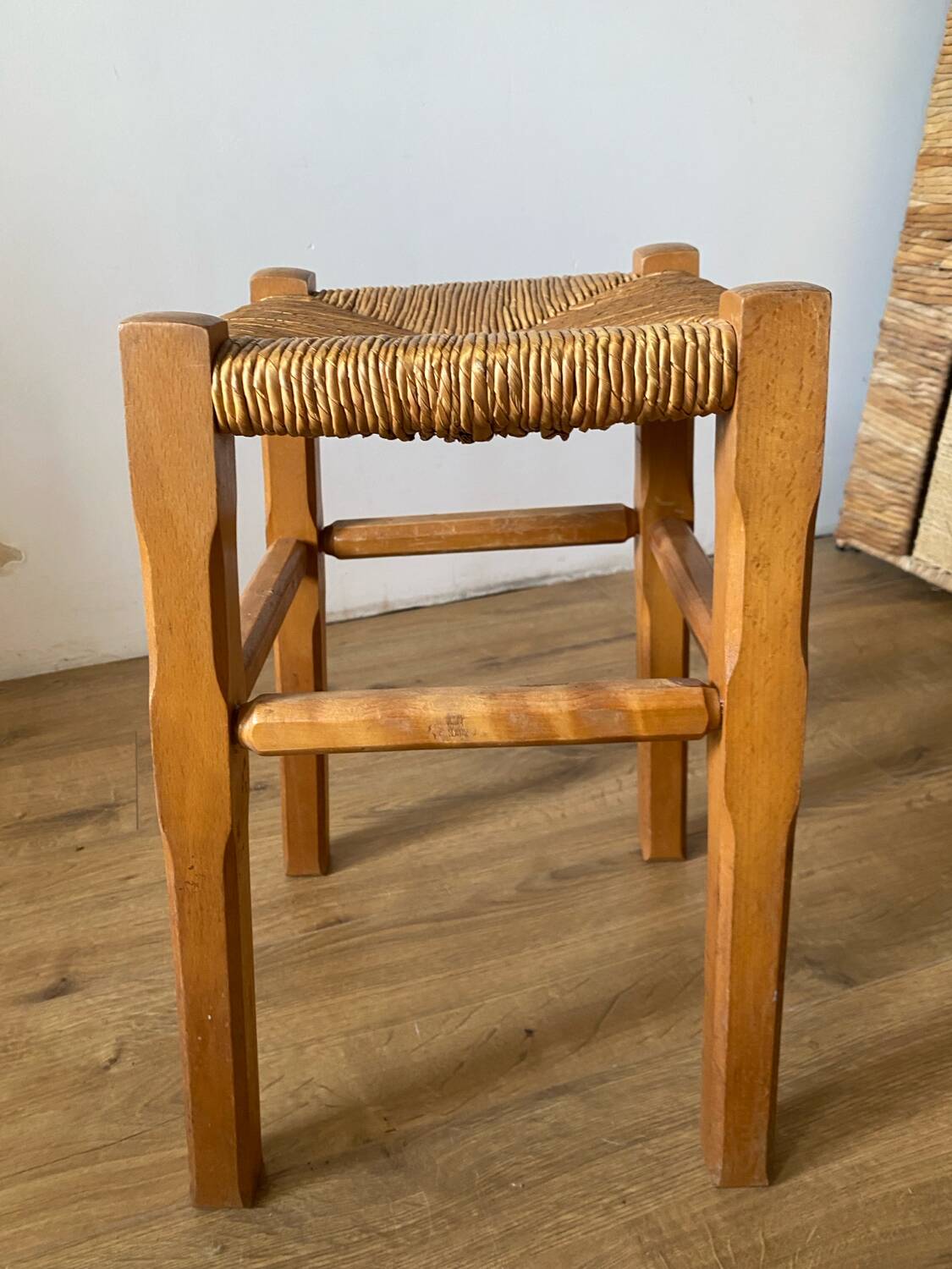 Tabouret bois paille