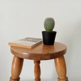 Vintage tripod stool in beech wood.