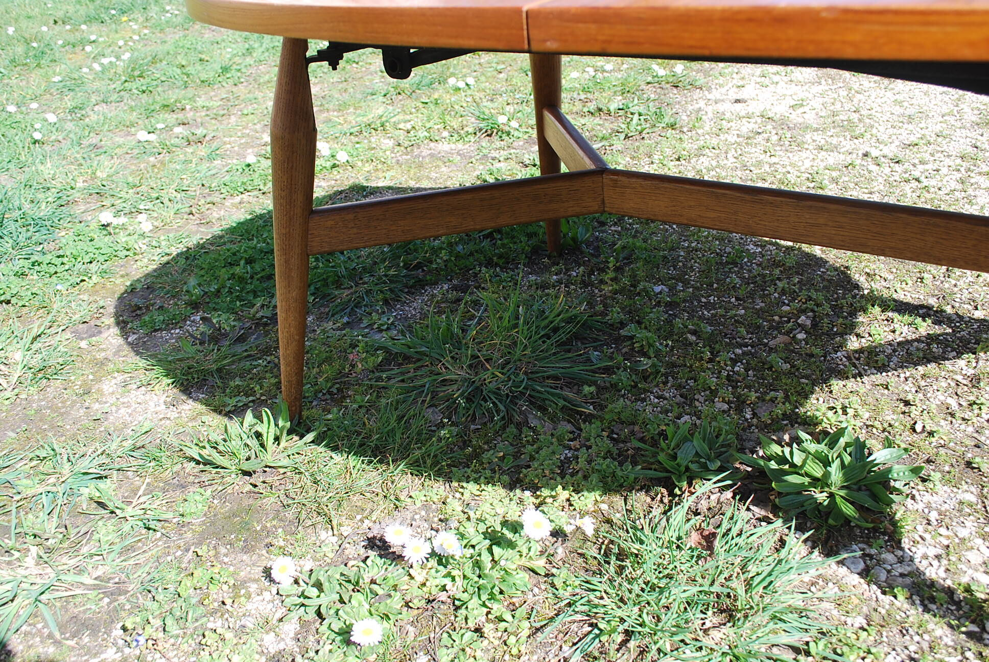 Smorrebrod liftable table