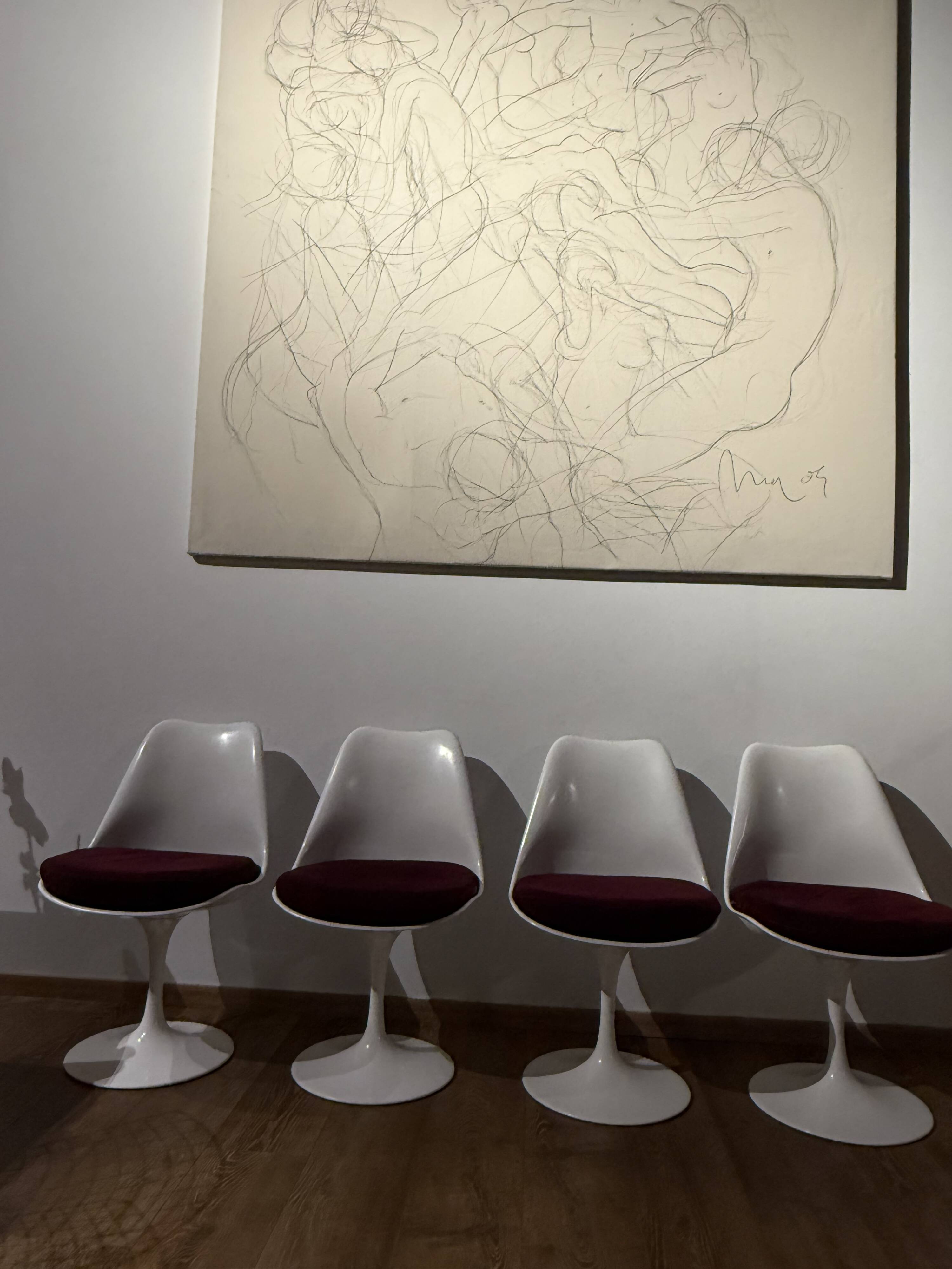 Set of 4 Knoll tulip chairs