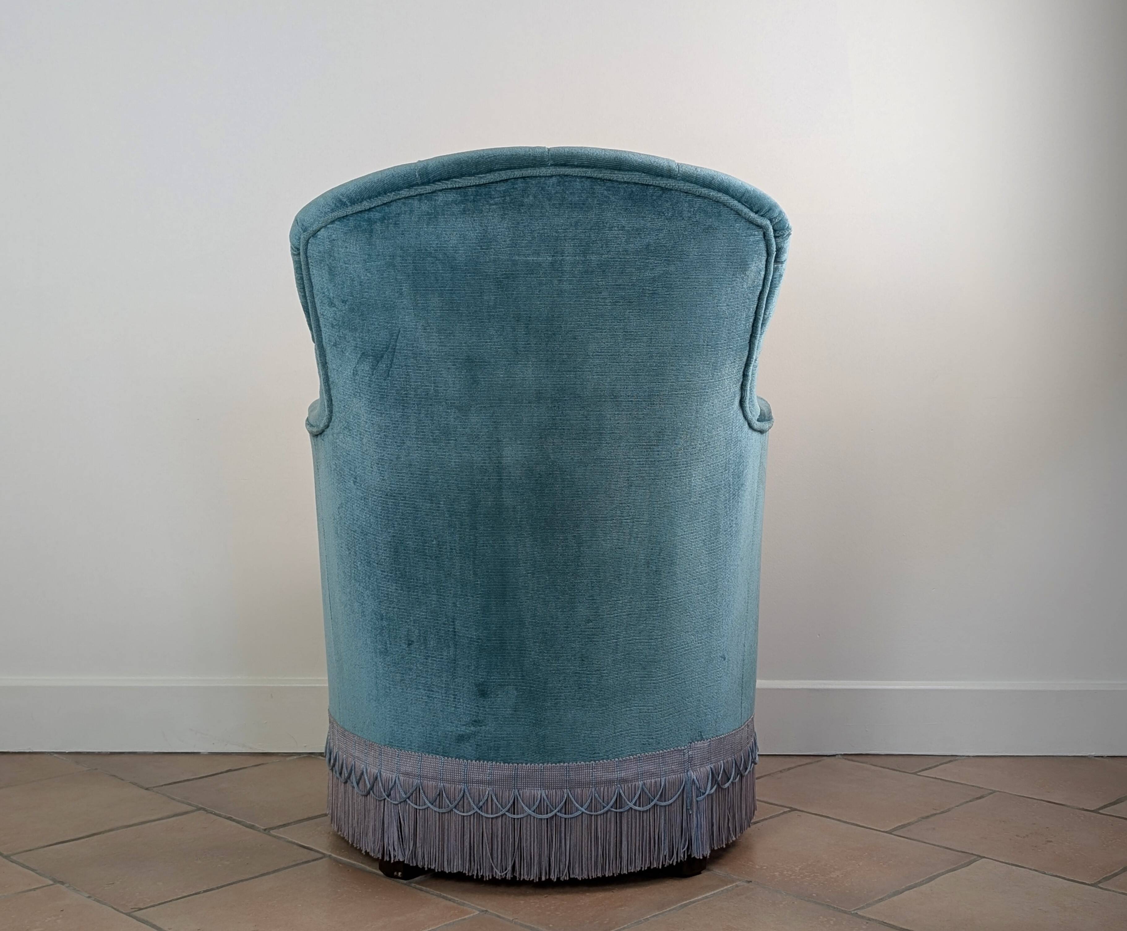 Velvet toad armchair