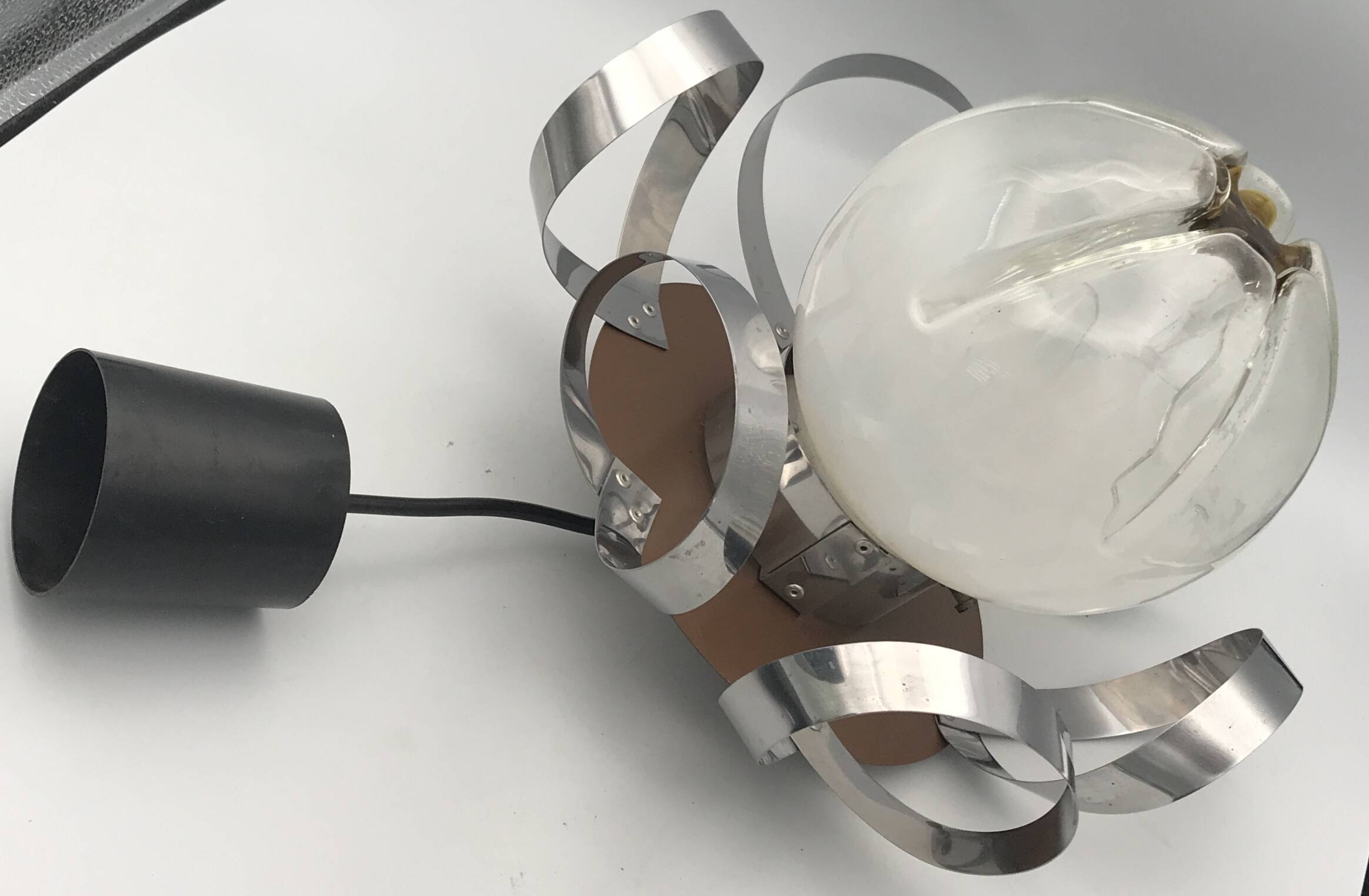 Suspension lustre Mazzega globe en verre de murano opalescent