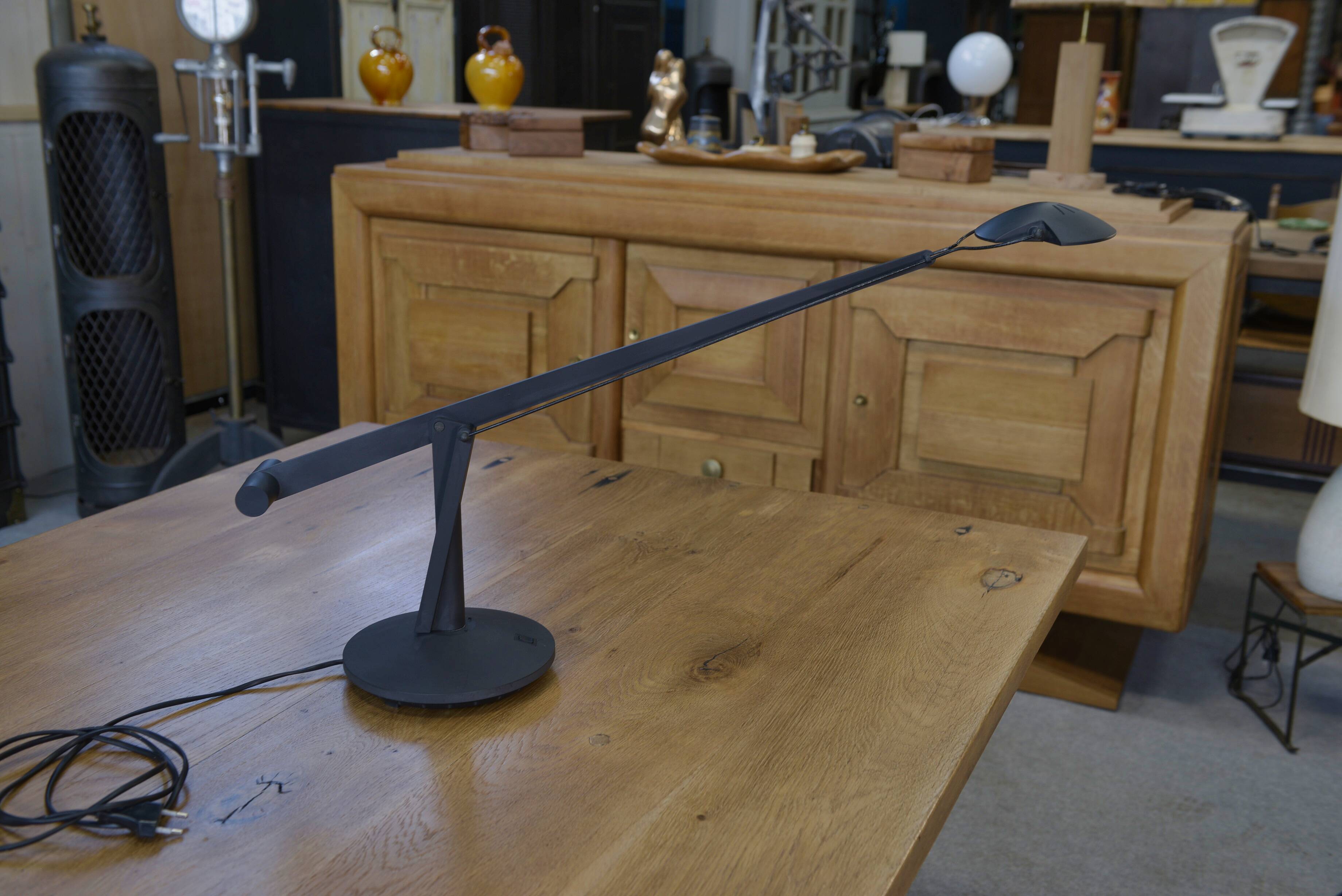 Vintage desk lamp model Lisa Italian design Guiseppe Cardile for Valenti