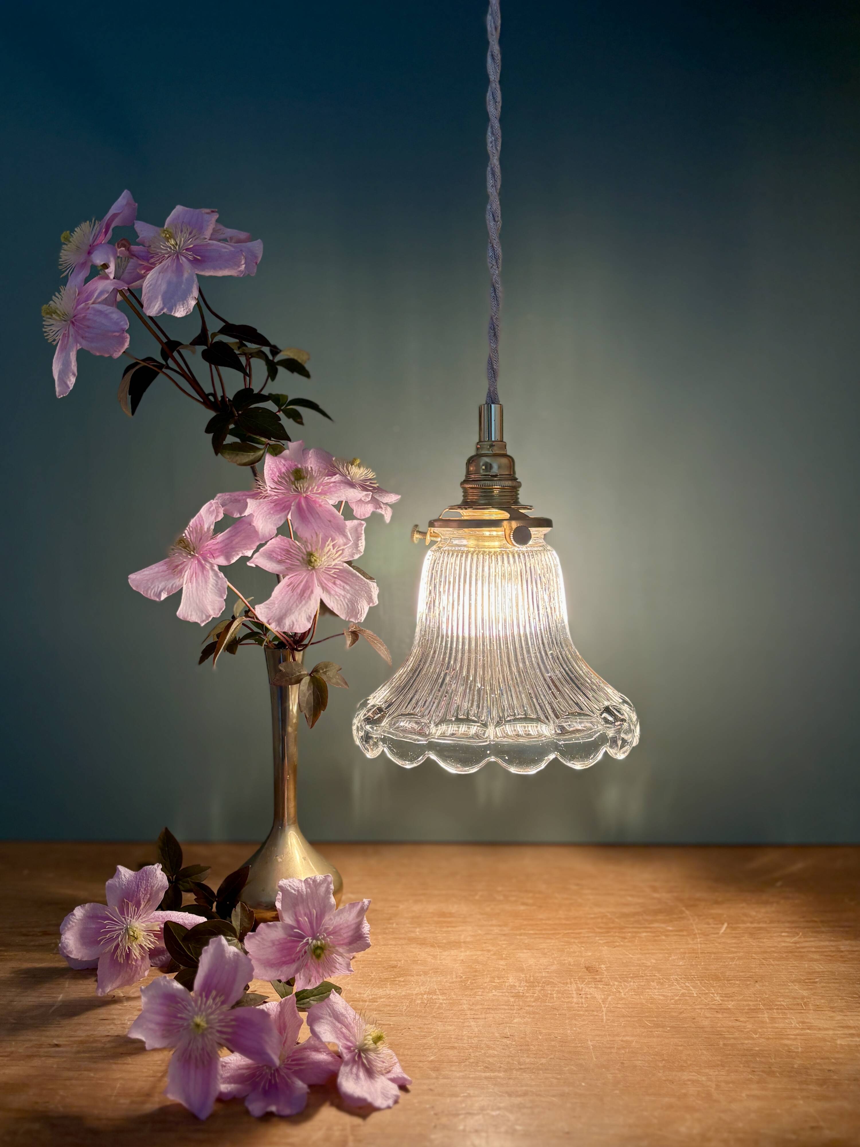 Suspension tulipe vintage en verre holophane